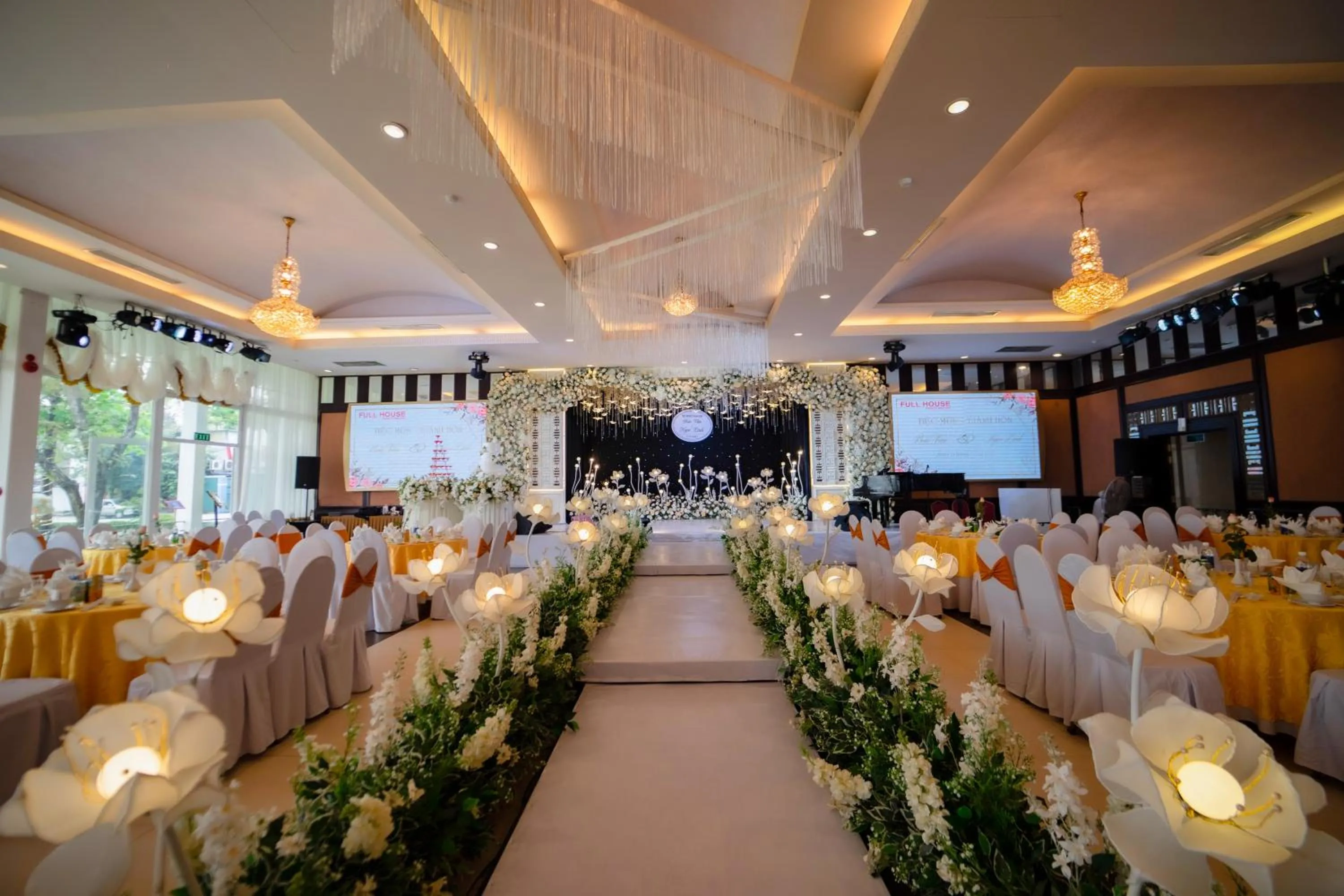 Banquet/Function facilities in Century Riverside Hotel Hue