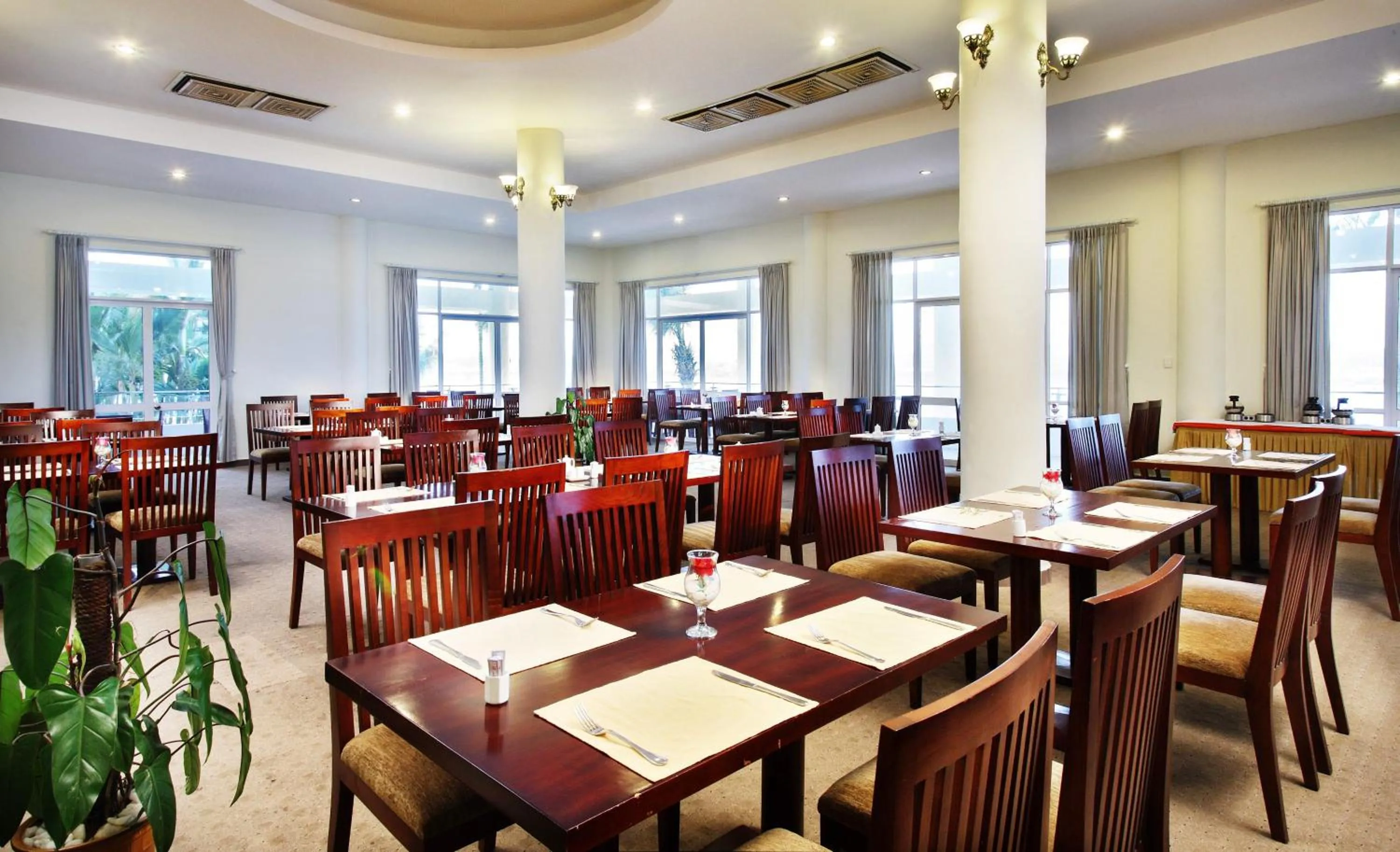 Restaurant/places to eat in Century Riverside Hotel Hue