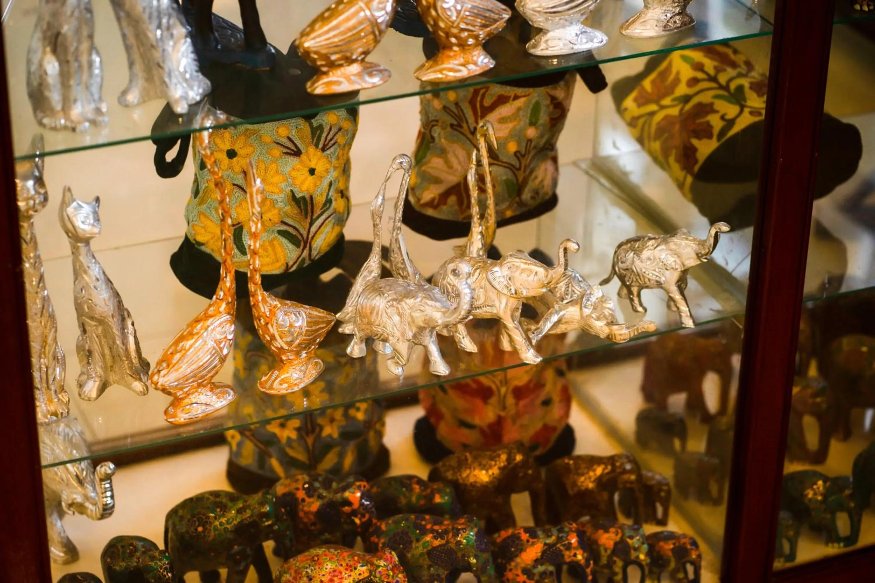 On-site shops in Century Riverside Hotel Hue