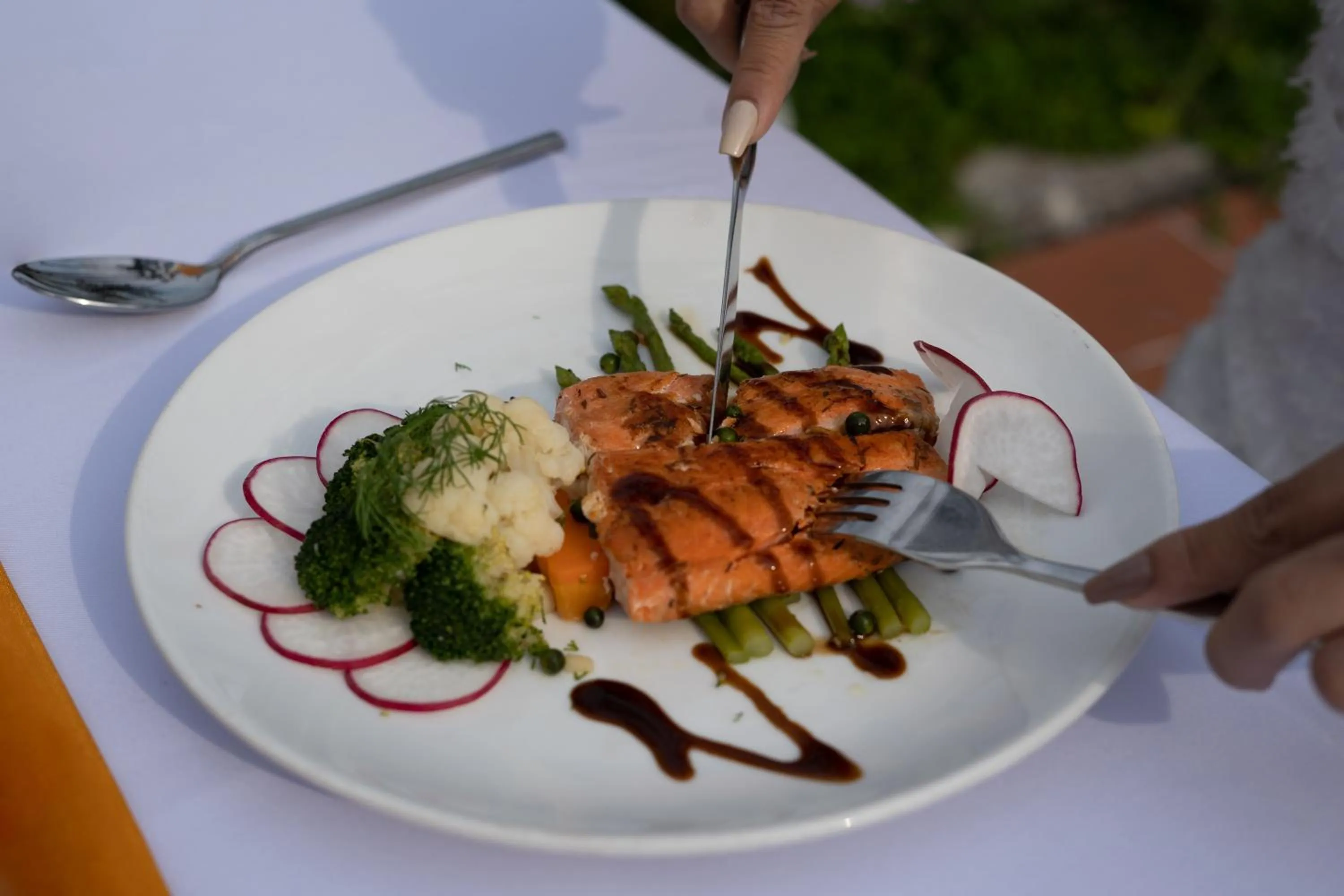 Food and drinks in Century Riverside Hotel Hue