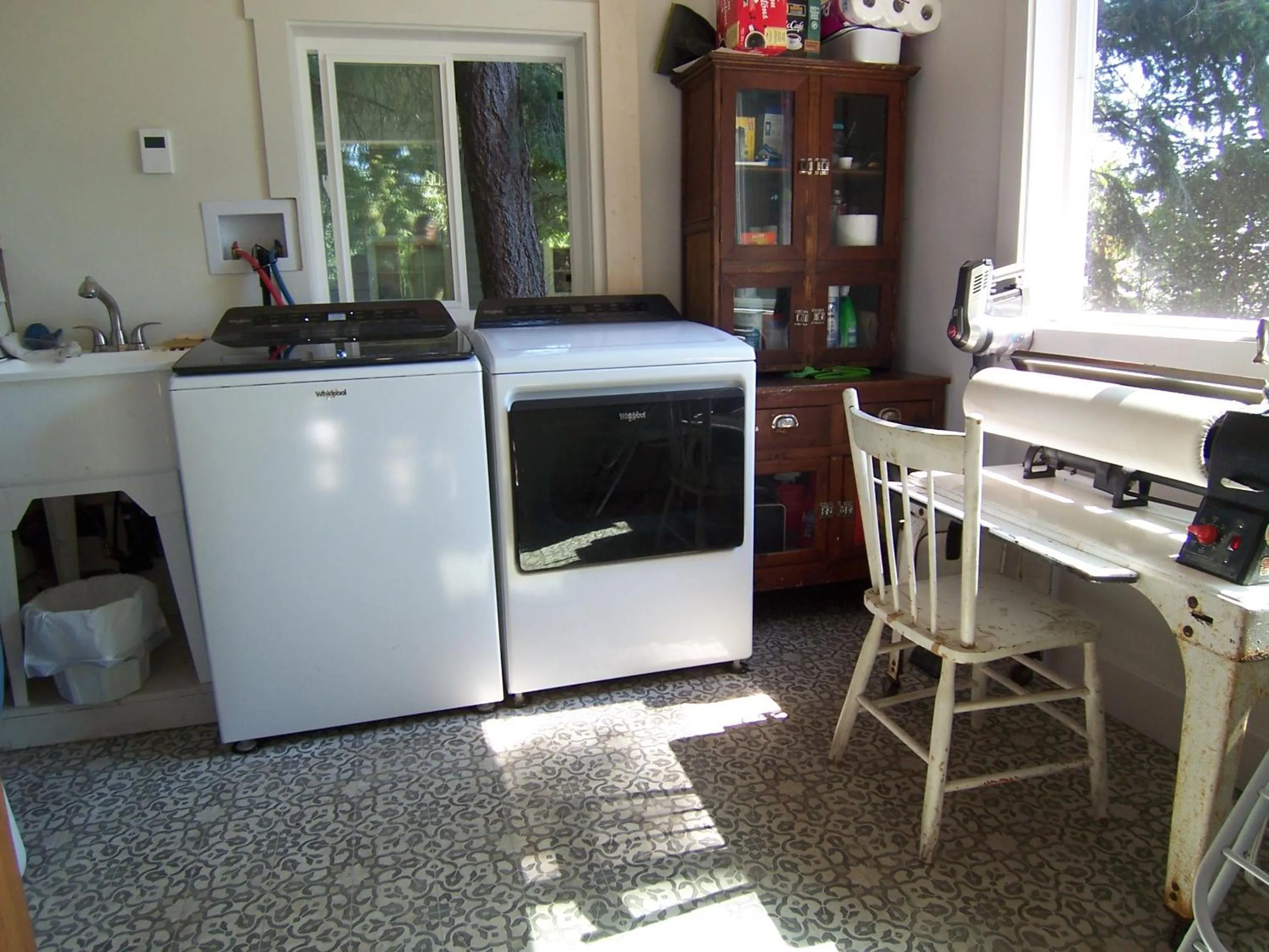 laundry in Malaspina Strait Cottage
