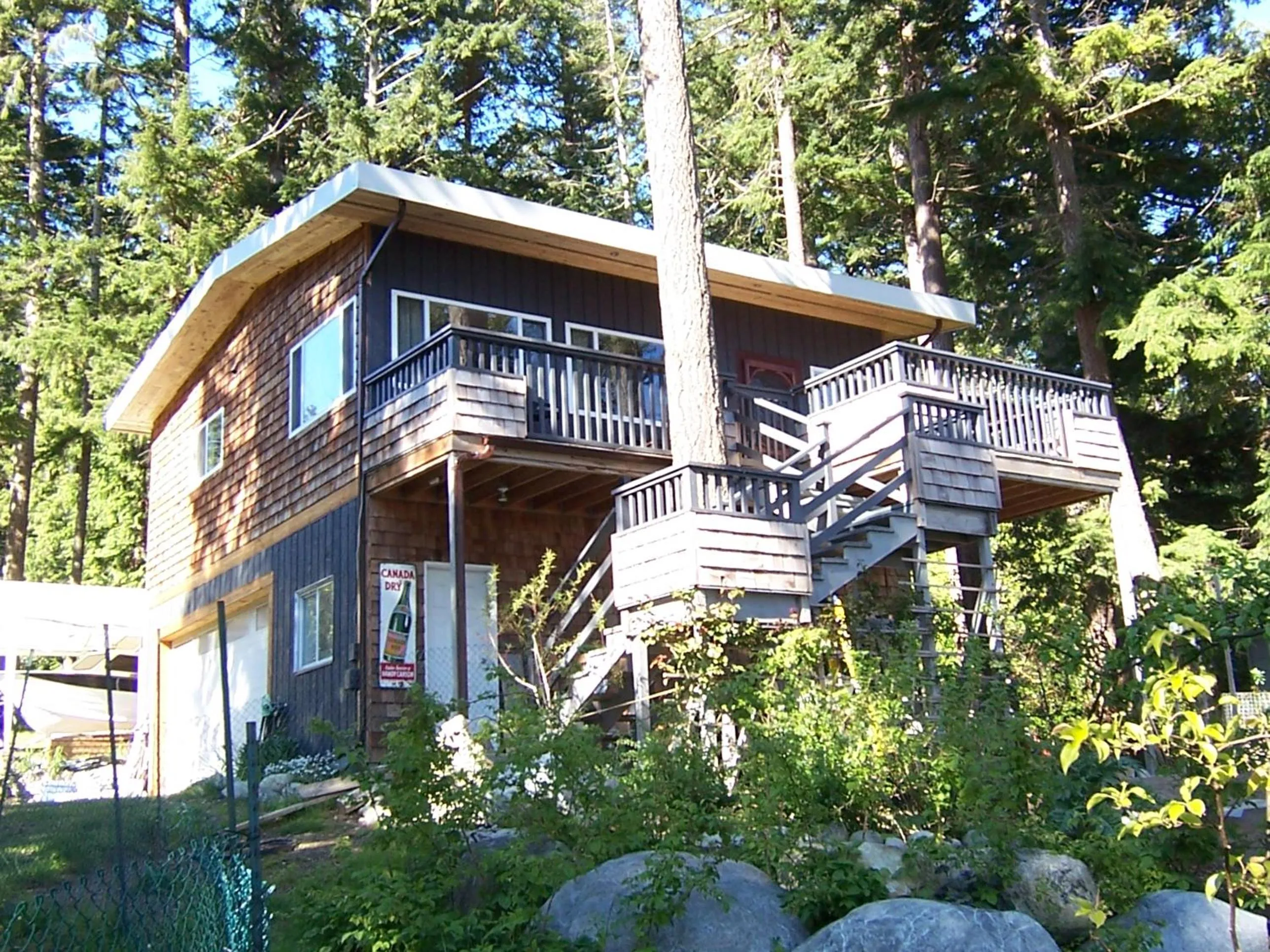 Property building in Malaspina Strait Cottage