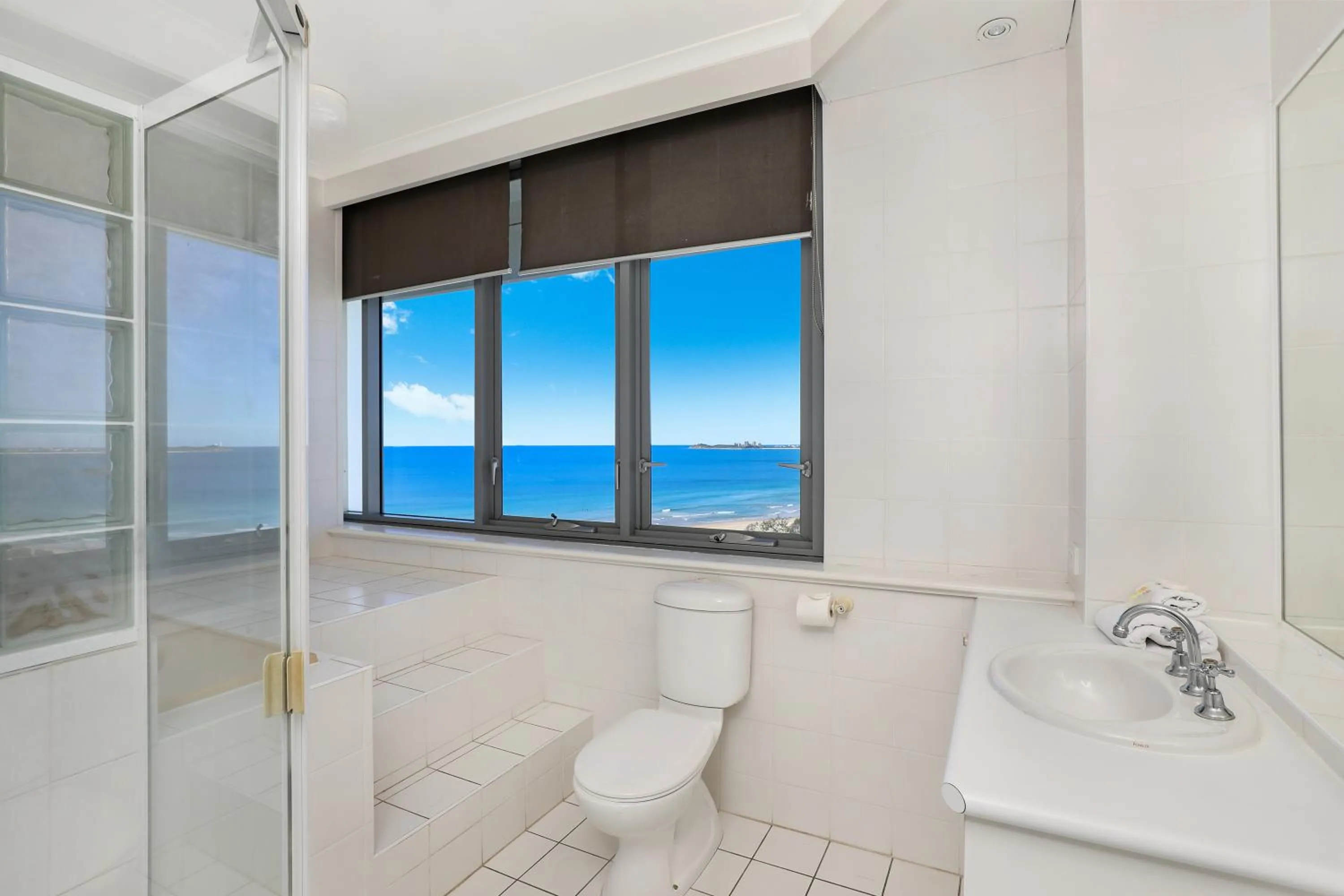 Bathroom in Majorca Isle Beachside Resort