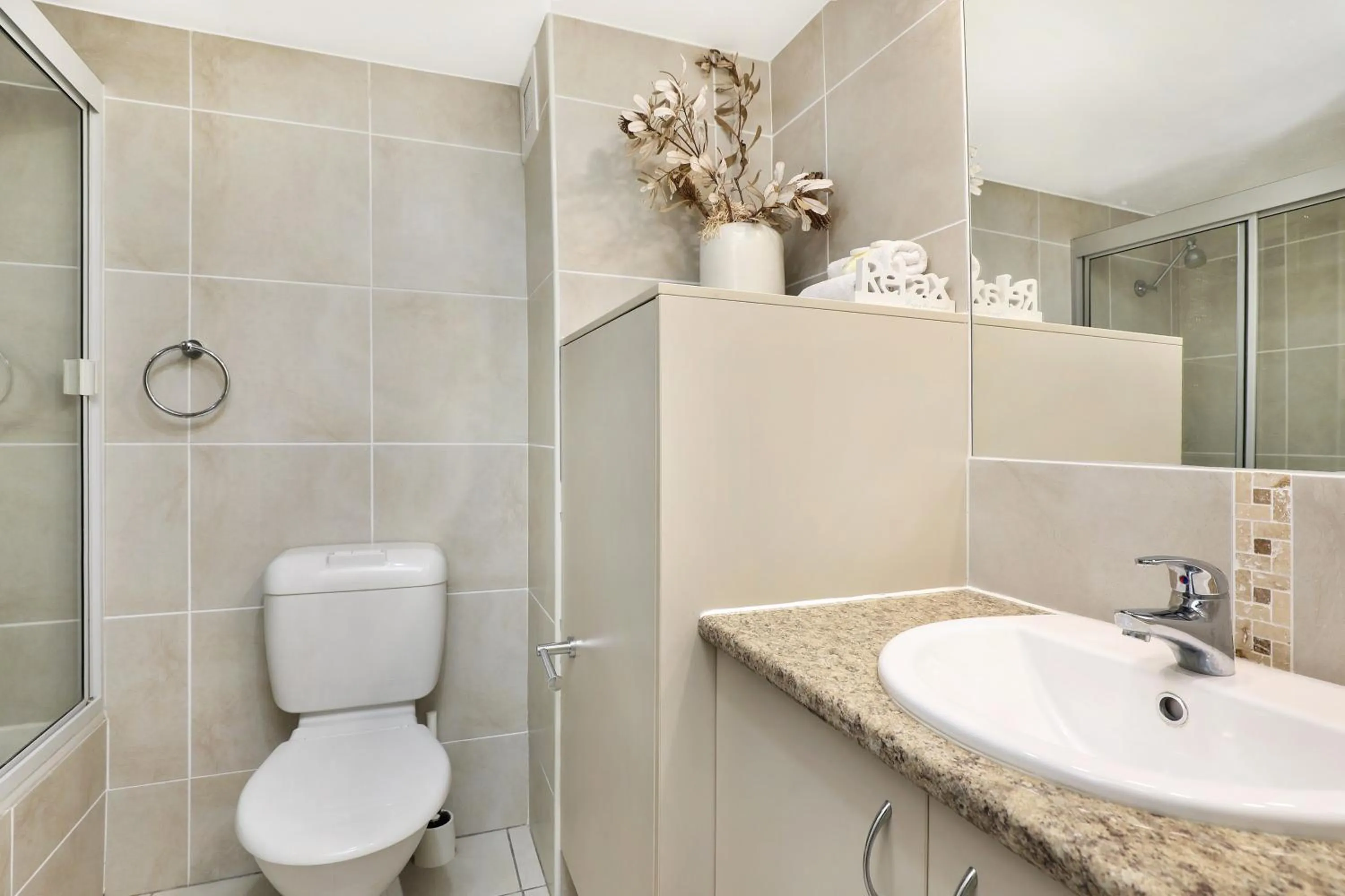 Bathroom in Majorca Isle Beachside Resort