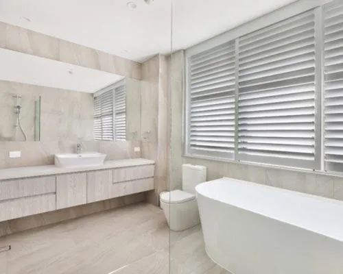 Bathroom in Majorca Isle Beachside Resort