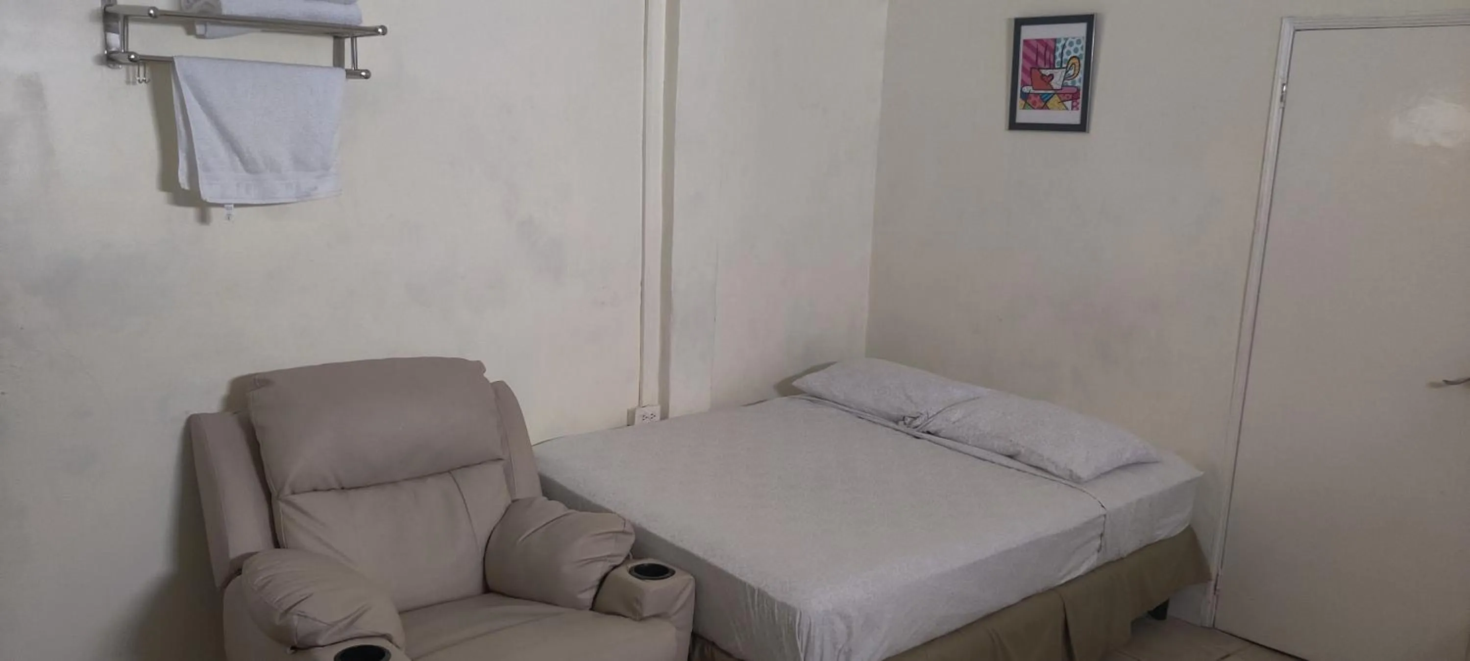 Bed in Woodbrook on the Avenue