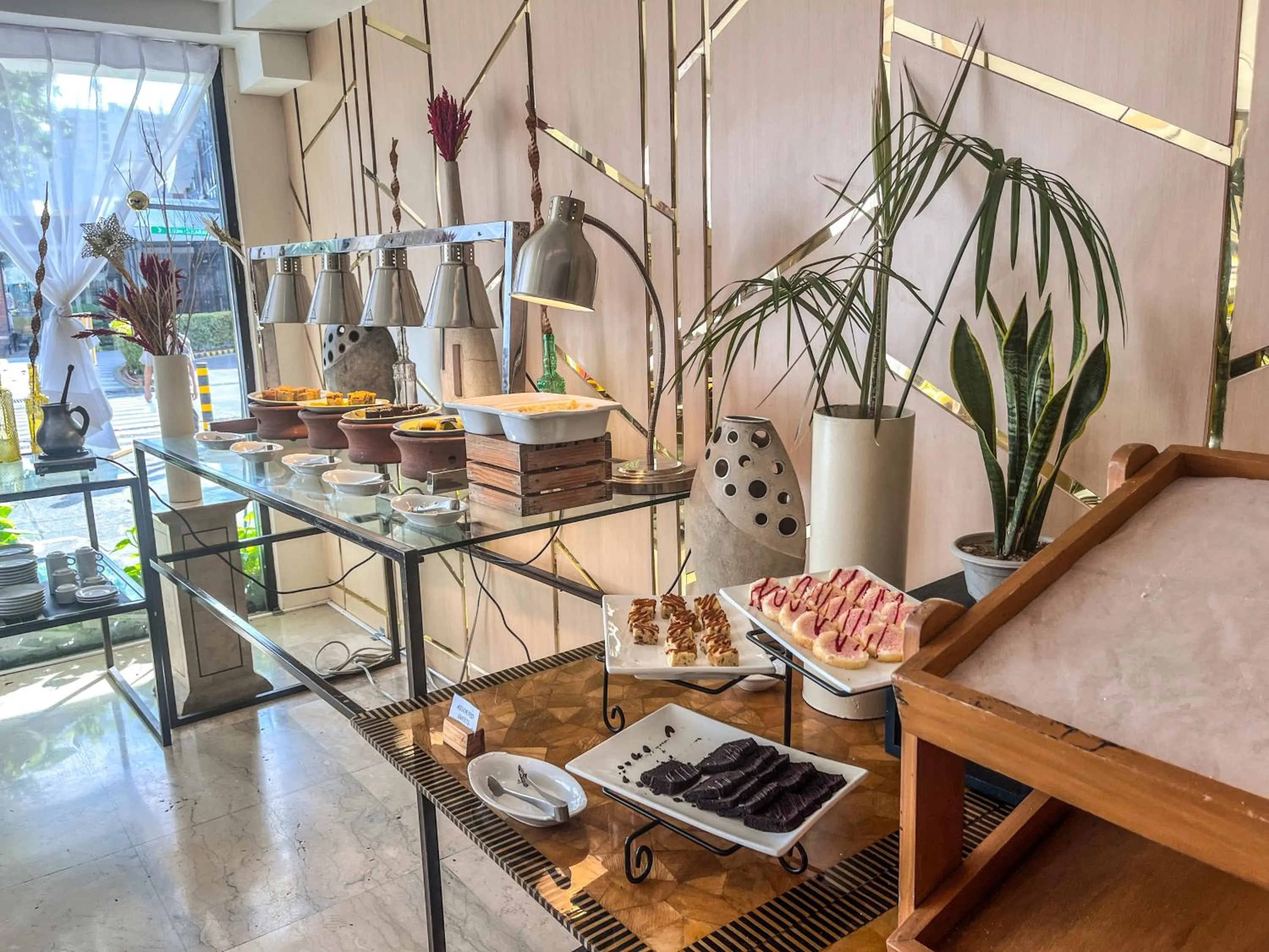 Restaurant/places to eat in Cebu Grand Hotel