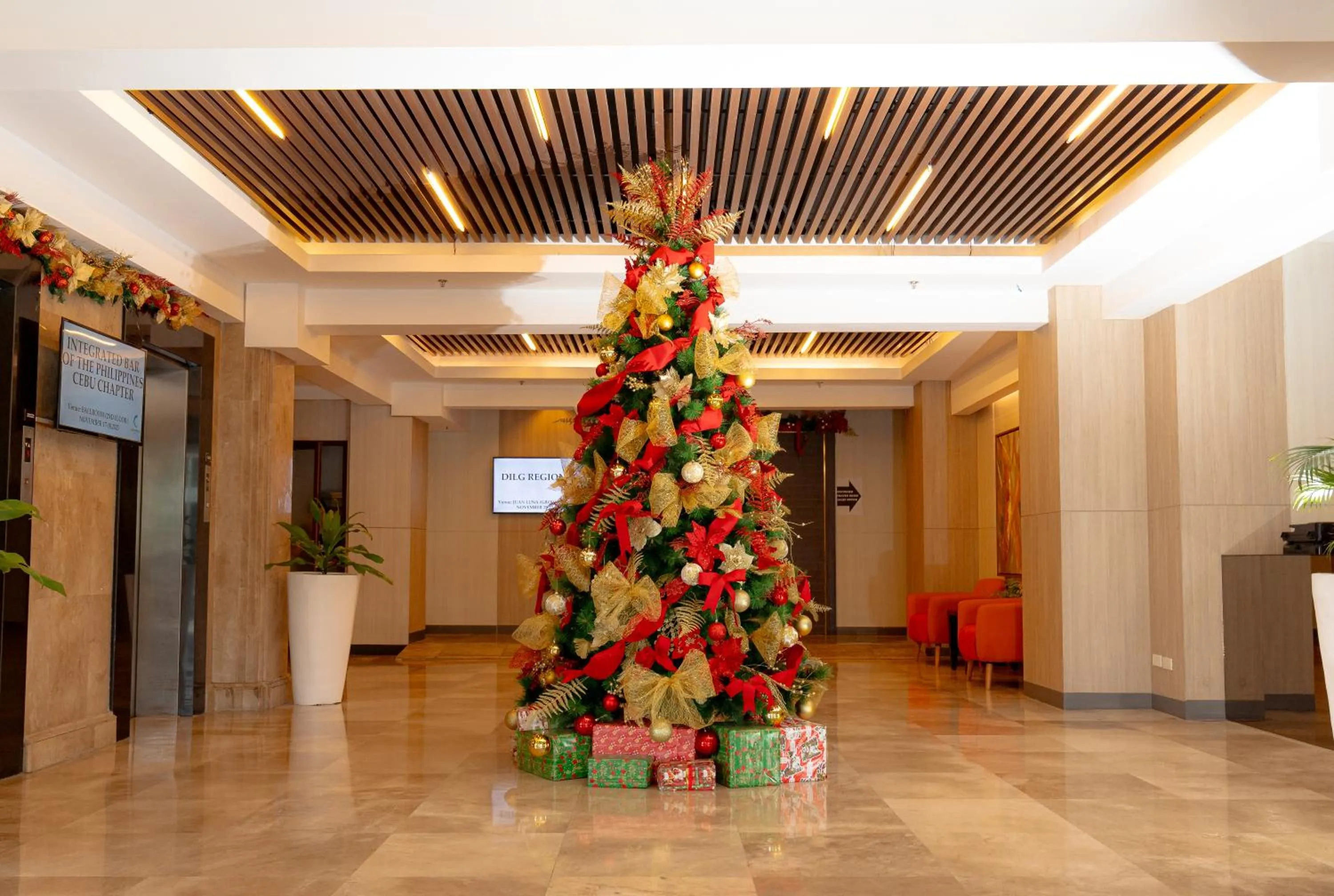 Lobby or reception in Cebu Grand Hotel