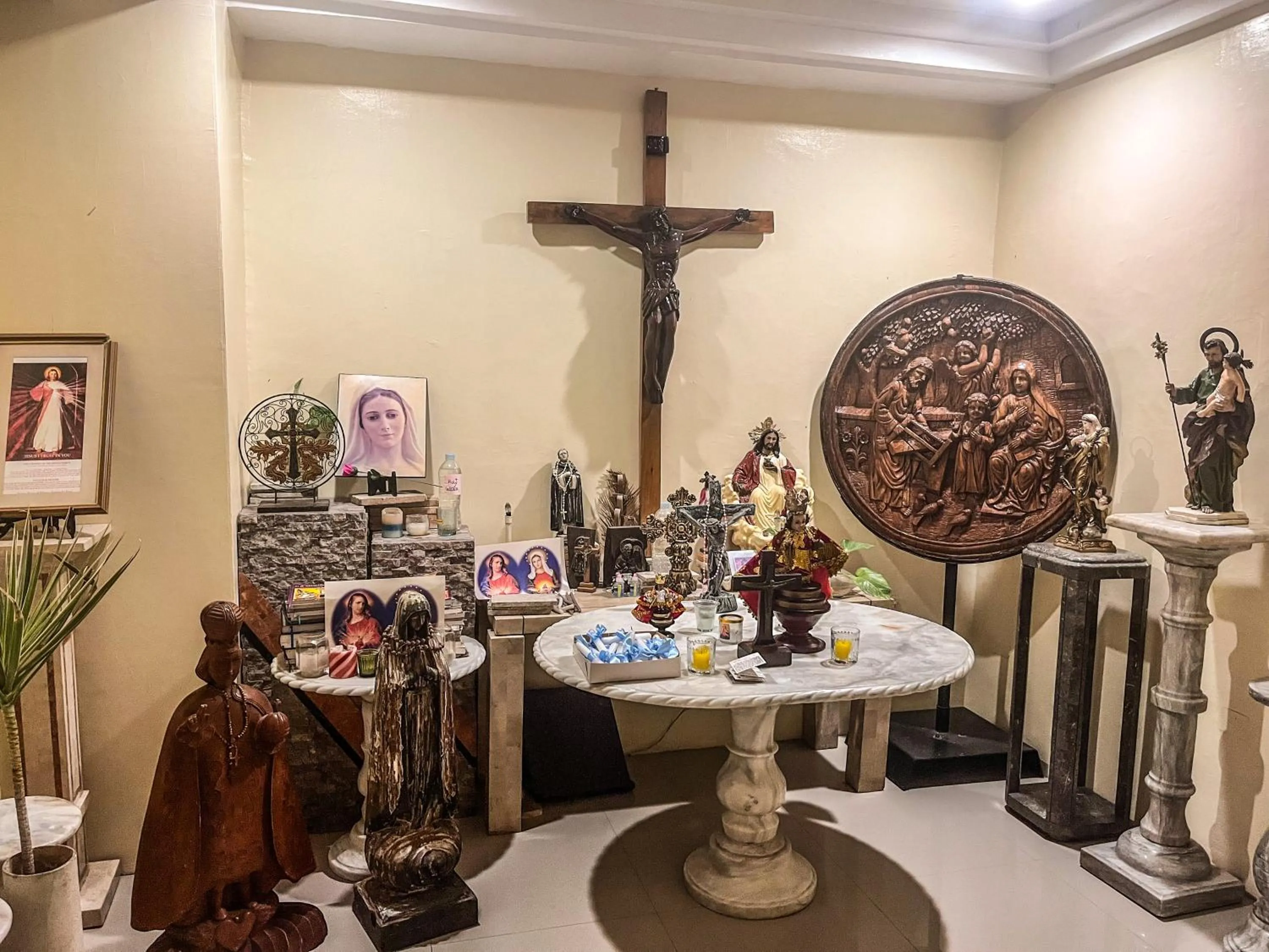 Decorative detail in Cebu Grand Hotel