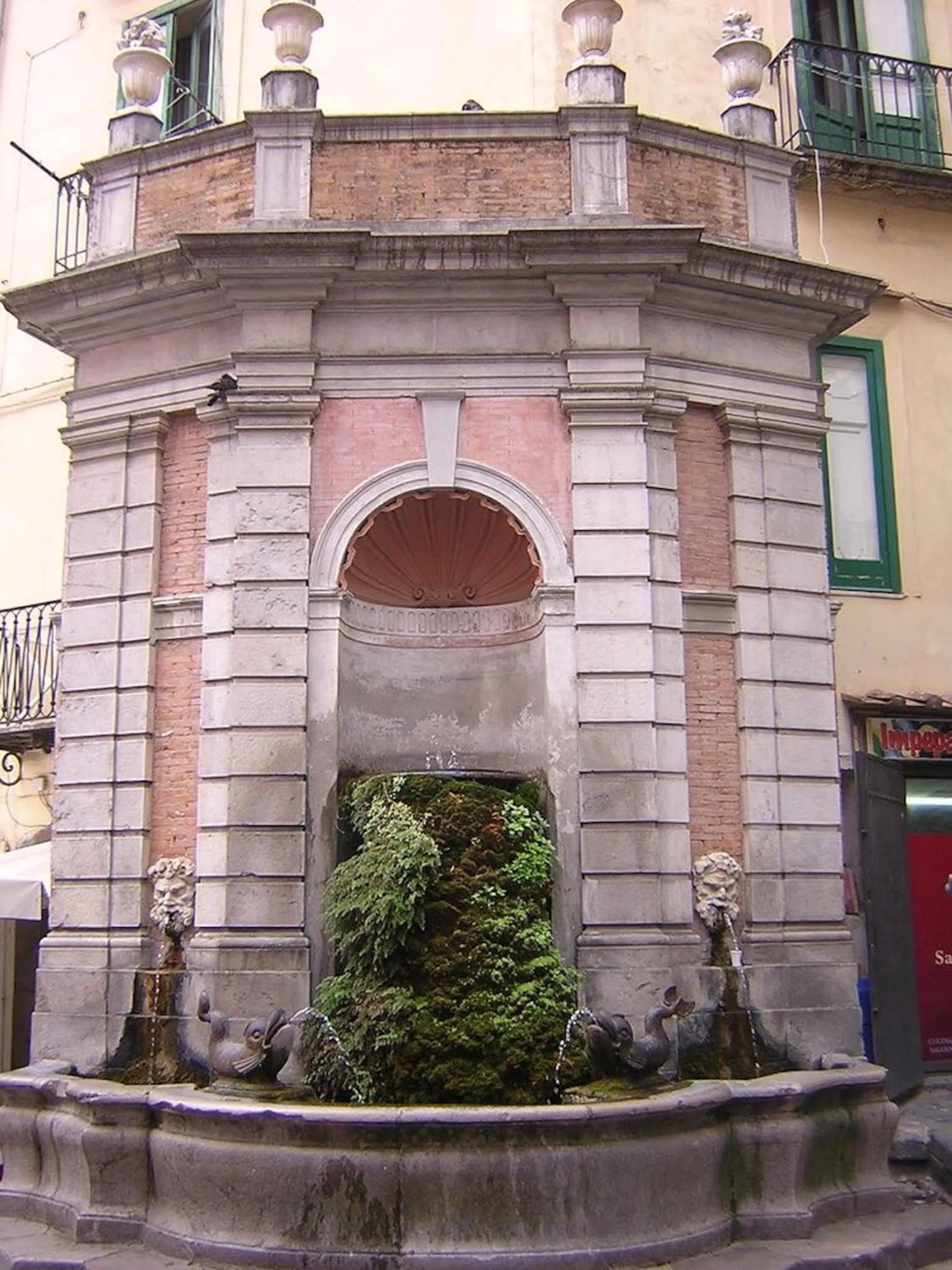 Facade/entrance in Bed And Salerno - Largo Campo - Appartamento