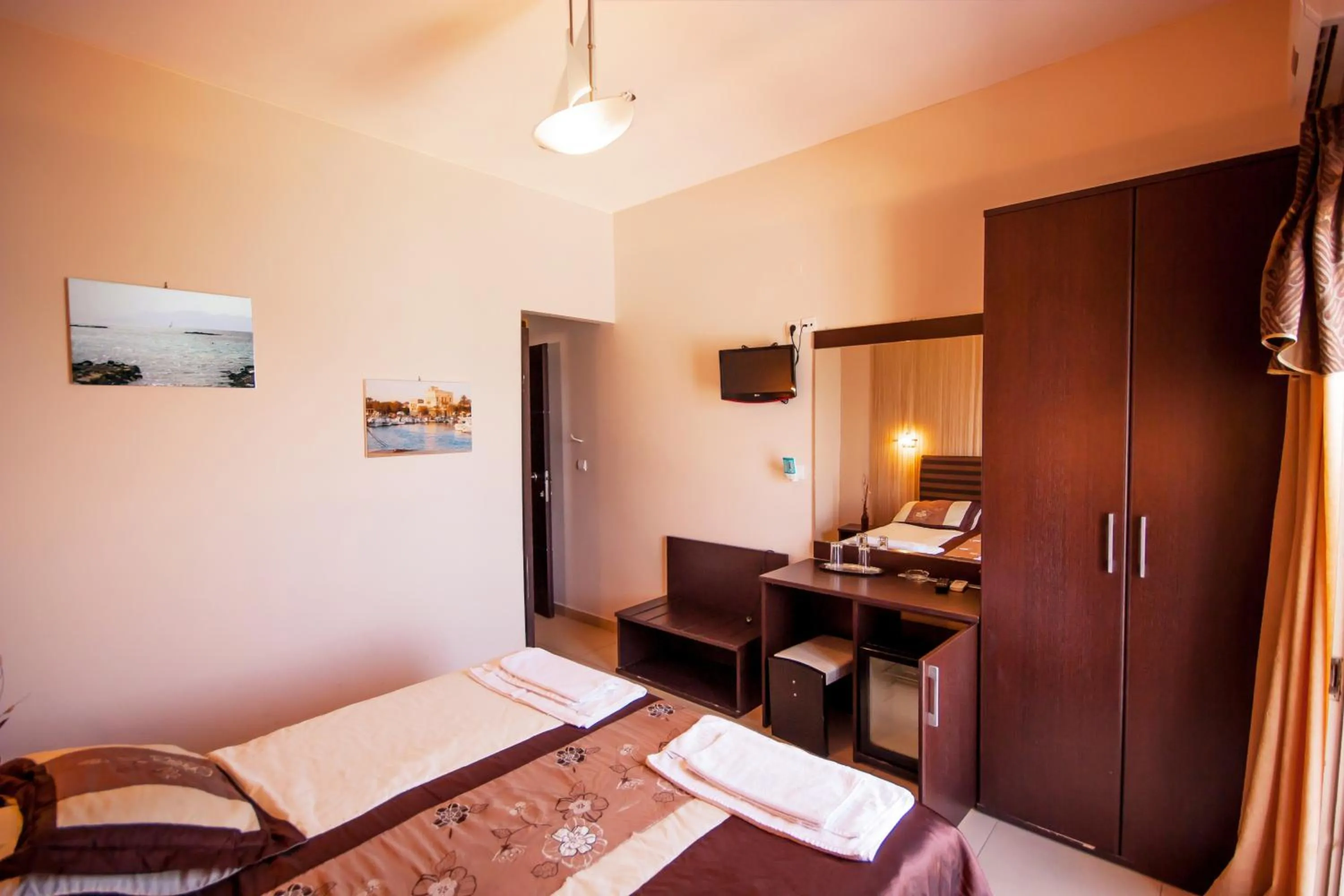 Bedroom, Bed in Plaza