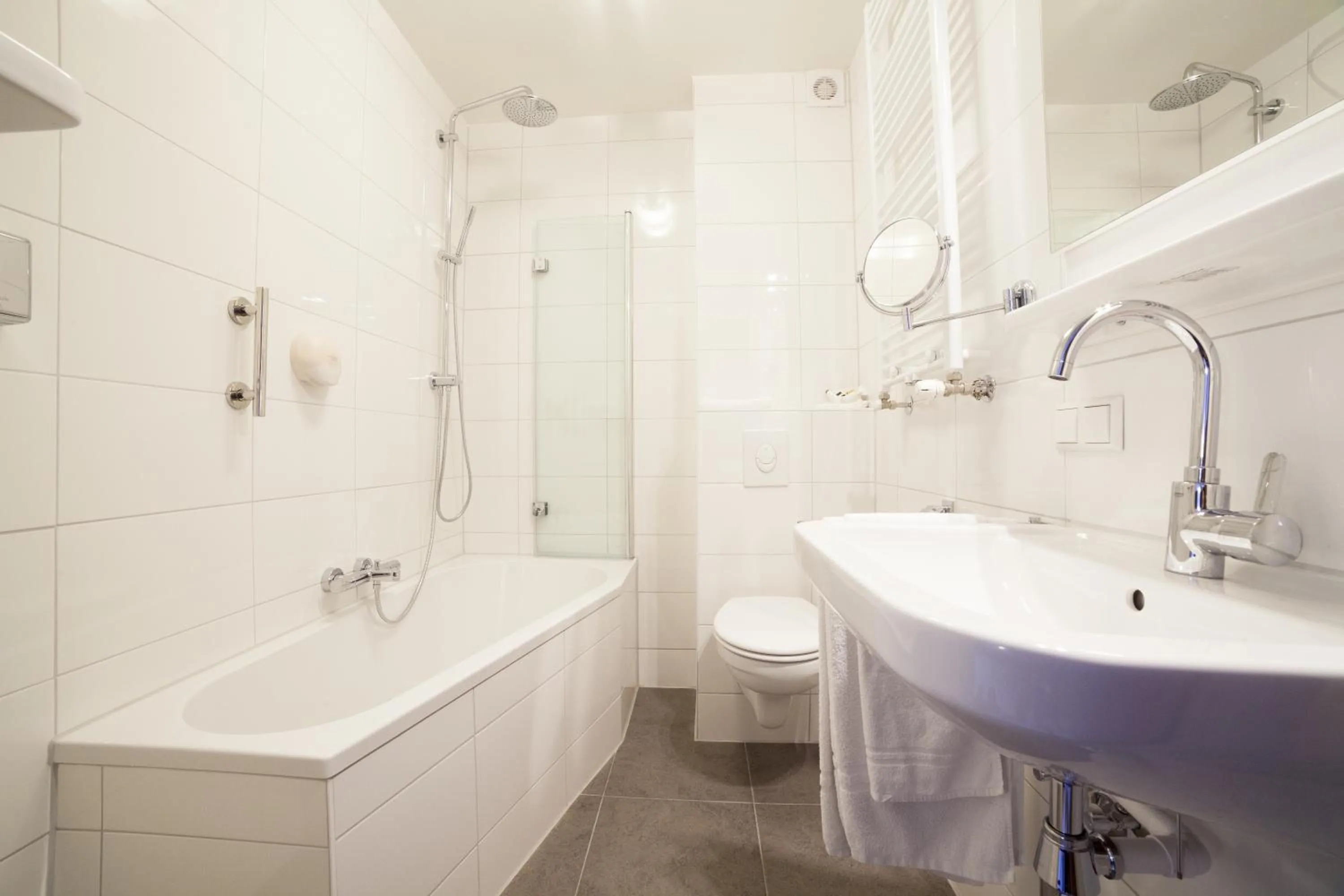 Shower in Hotel Dordrecht