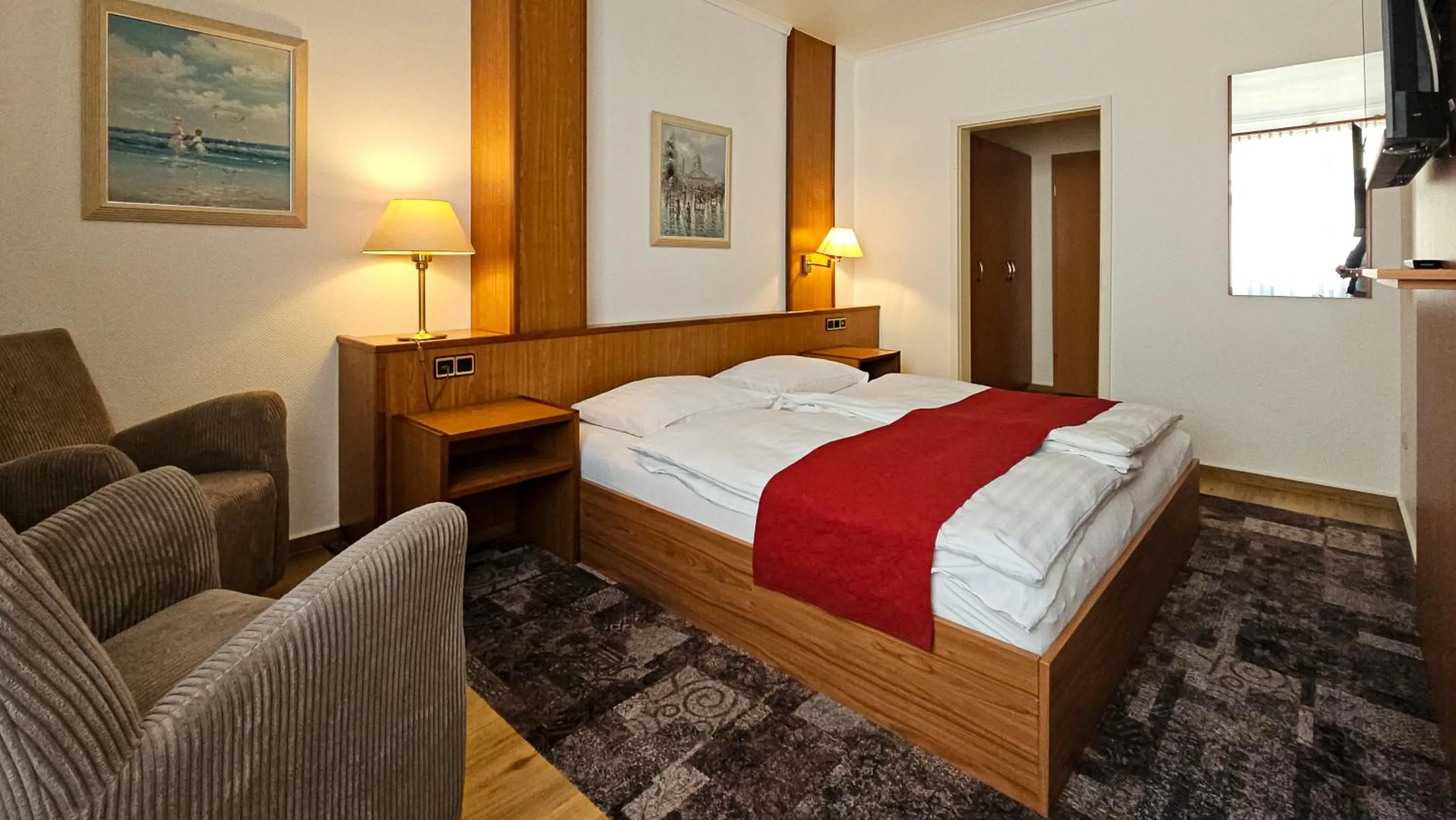 Bed in Hotel Zur Post