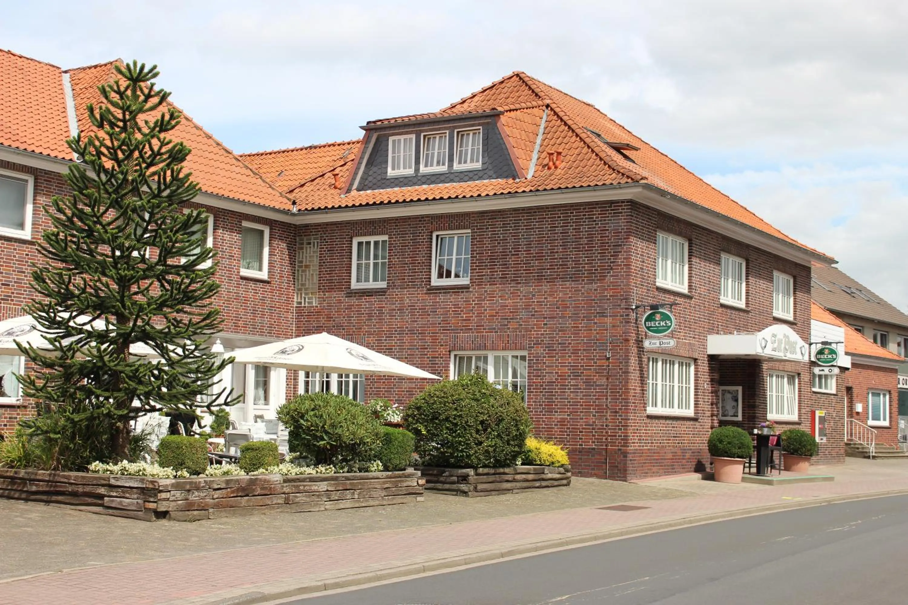 Property building in Hotel Zur Post