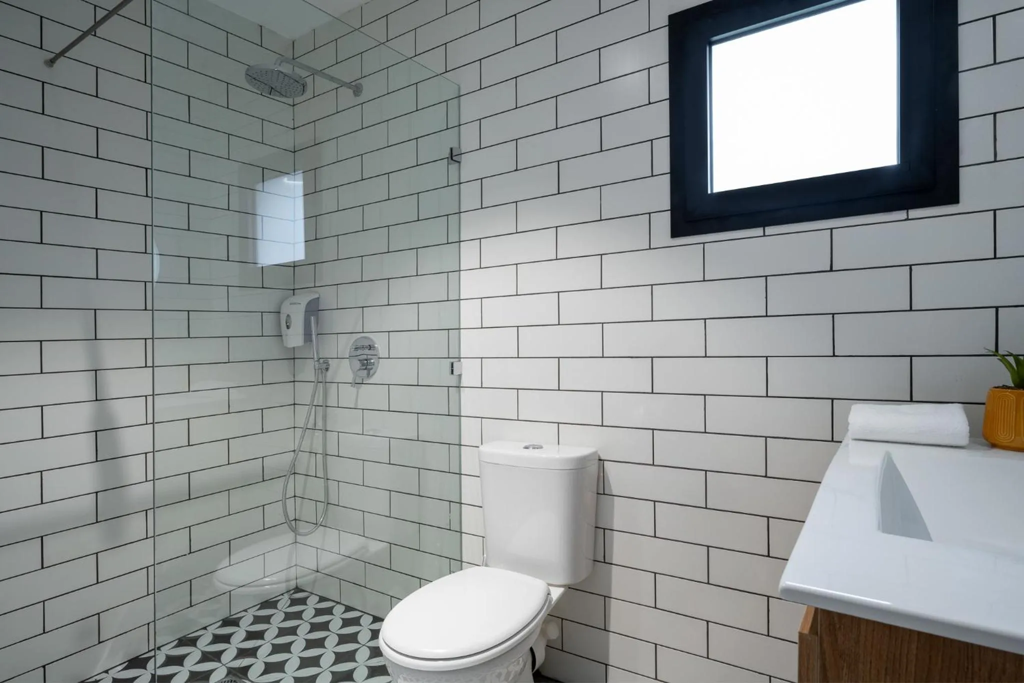 Shower in Erettz Dafna Travel Hotel