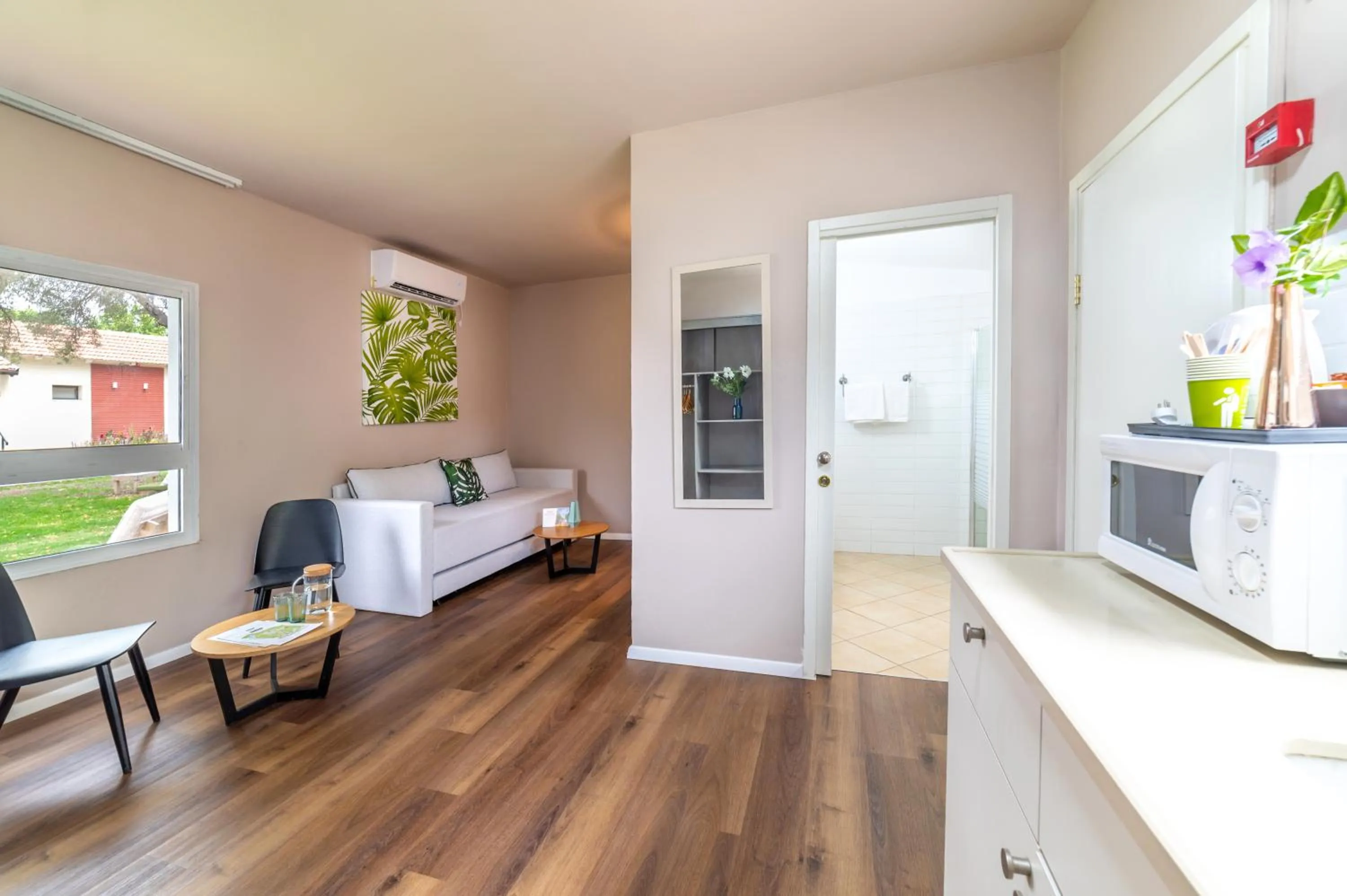 Photo of the whole room, Bed in Erettz Dafna Travel Hotel