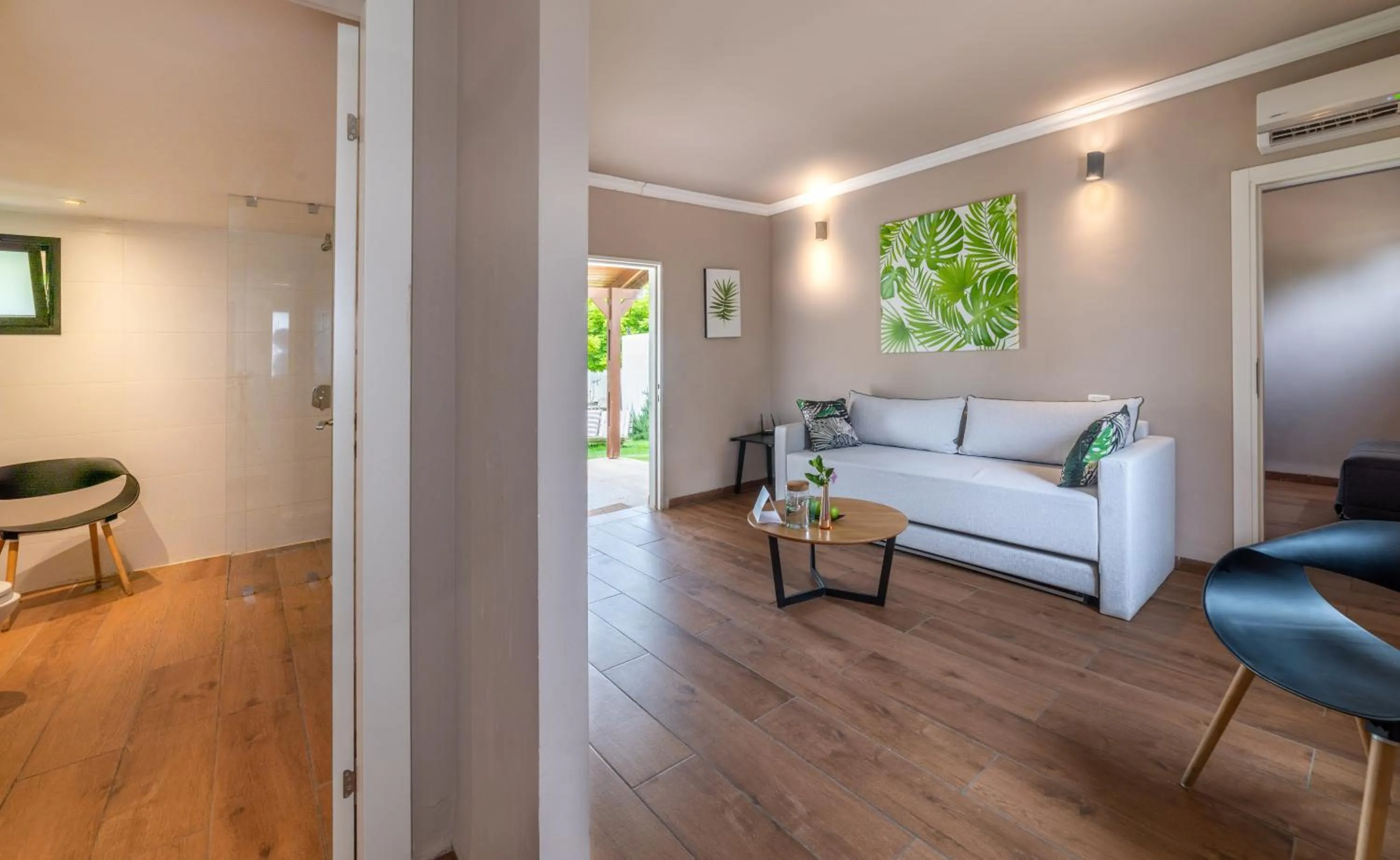 Photo of the whole room, Bed in Erettz Dafna Travel Hotel