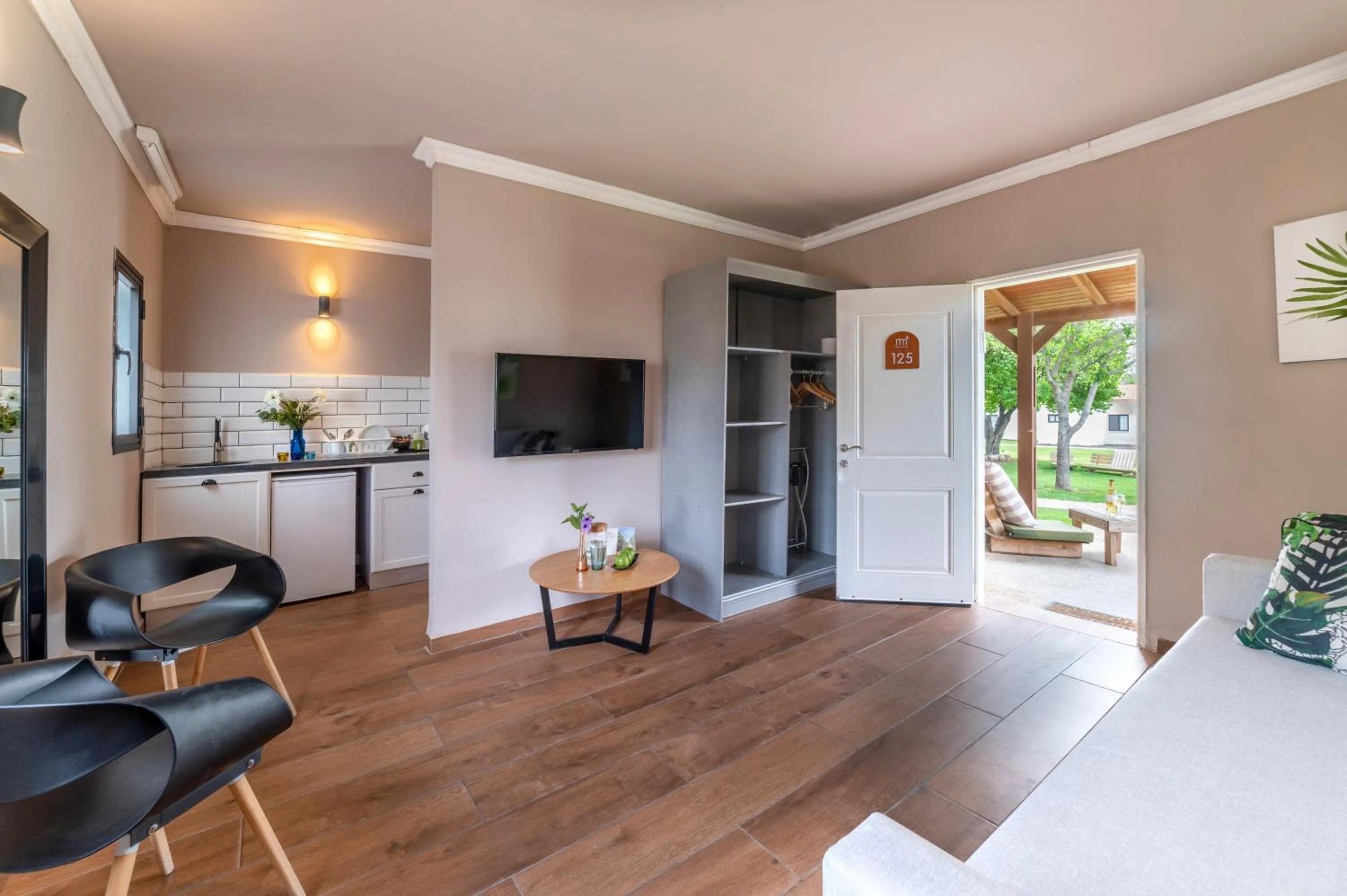 Photo of the whole room in Erettz Dafna Travel Hotel