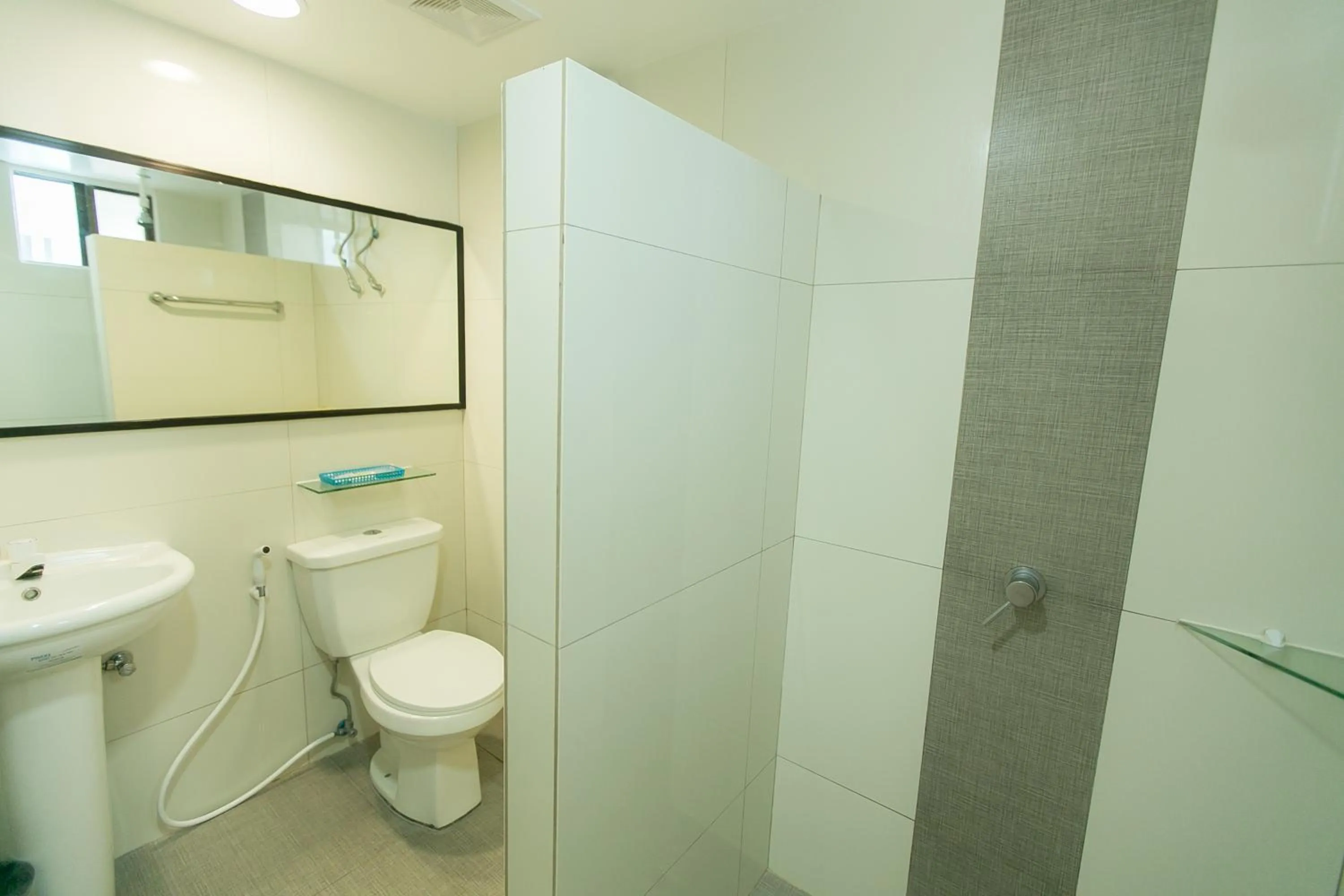 Shower in Sun Garden Hotel Tarlac