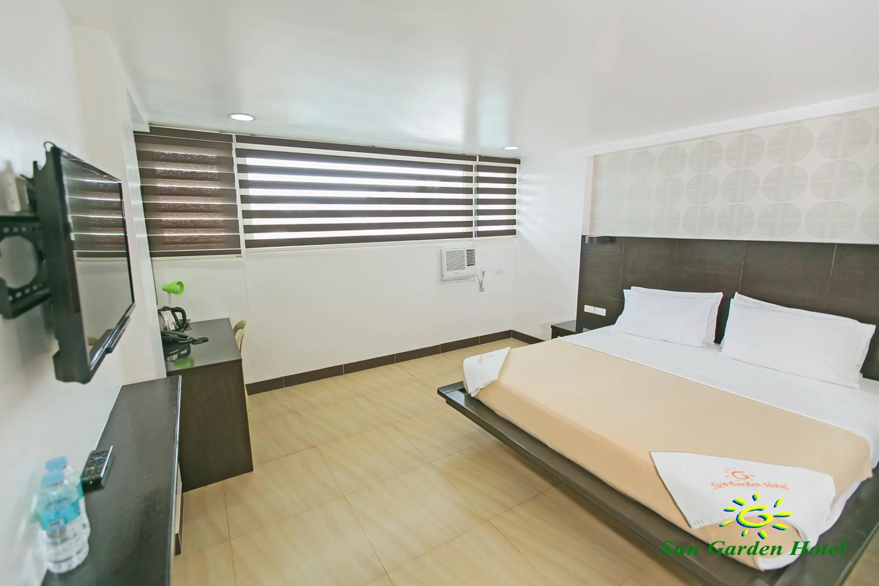 Bedroom, Bed in Sun Garden Hotel Tarlac