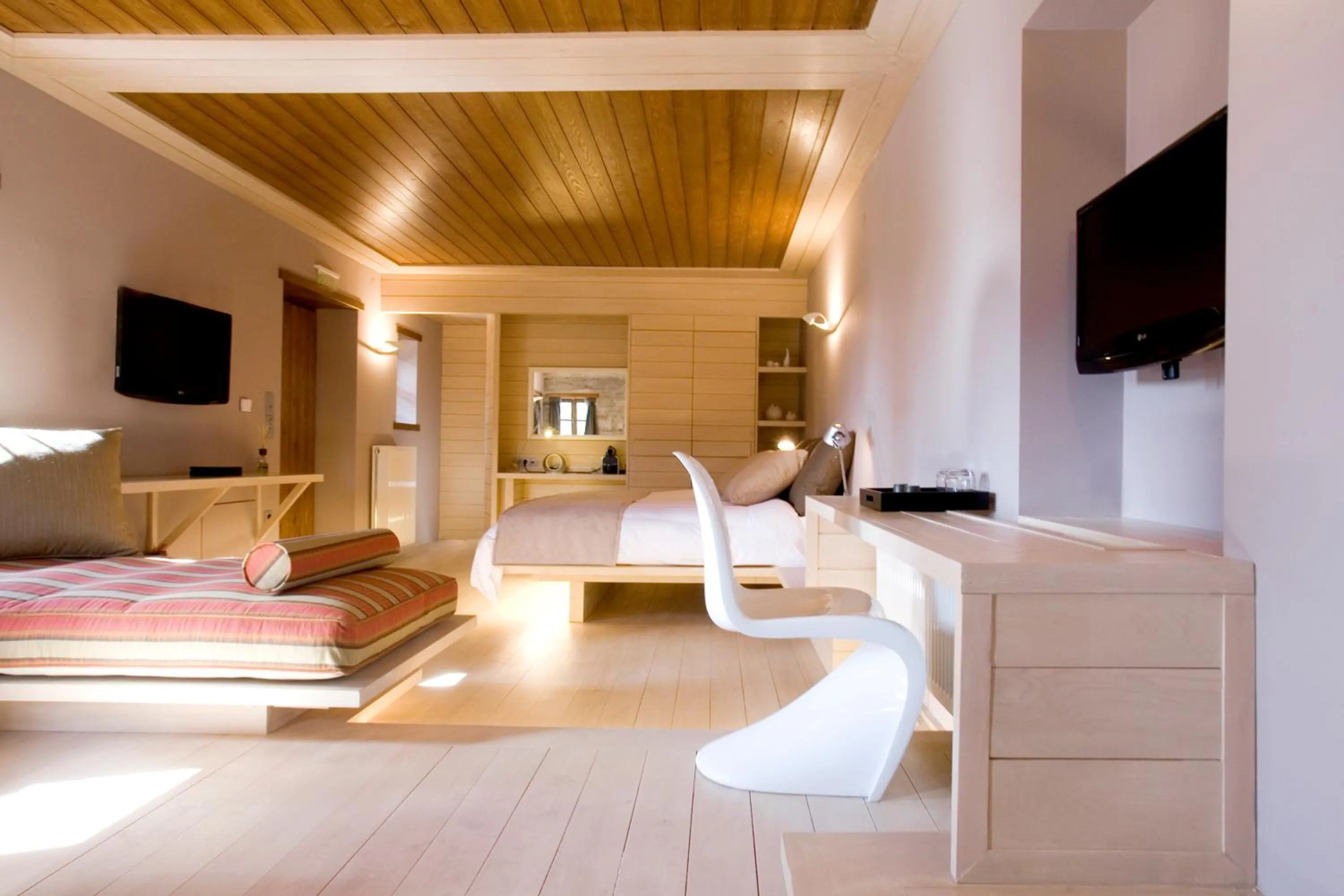 Photo of the whole room in Kipi Suites