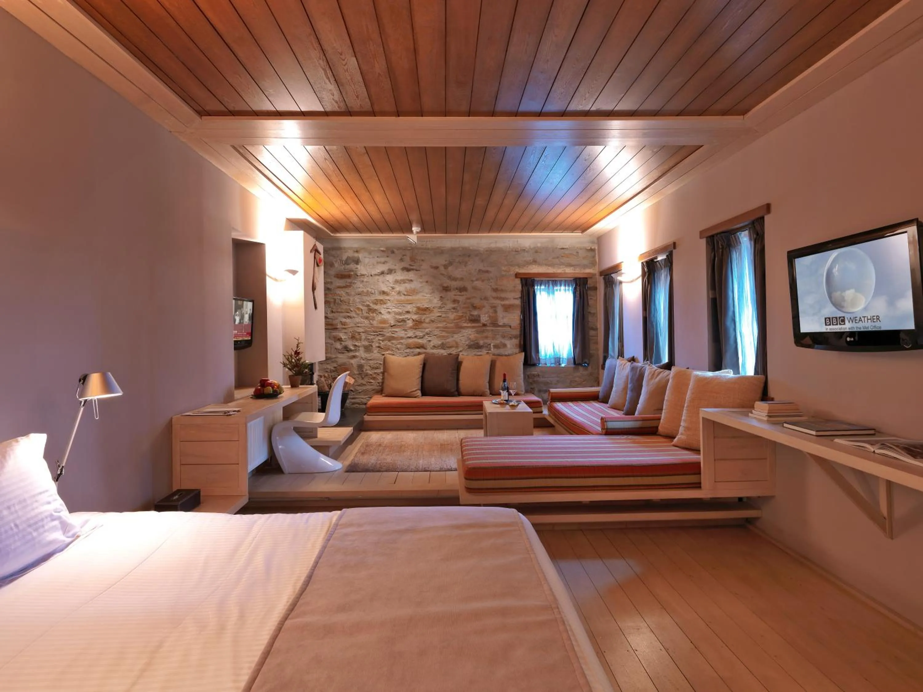 Bed in Kipi Suites