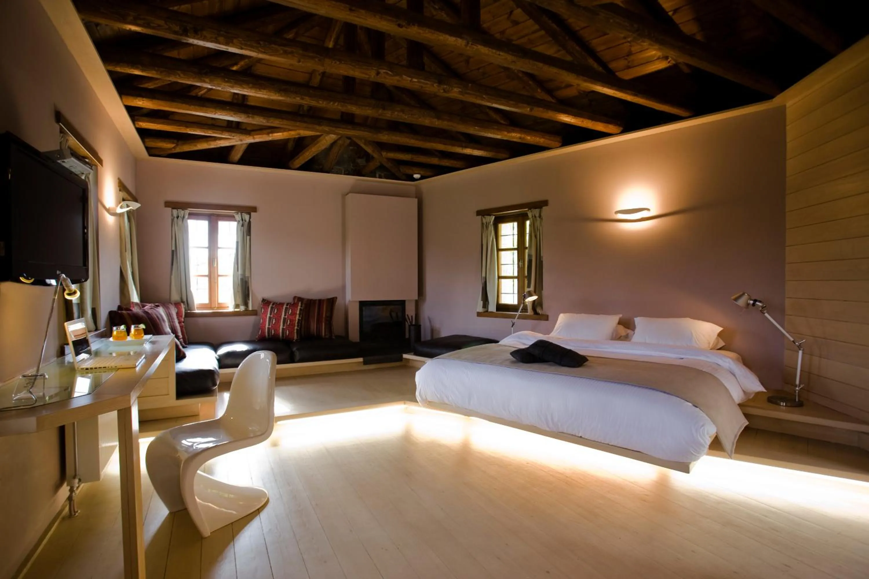 Photo of the whole room in Kipi Suites