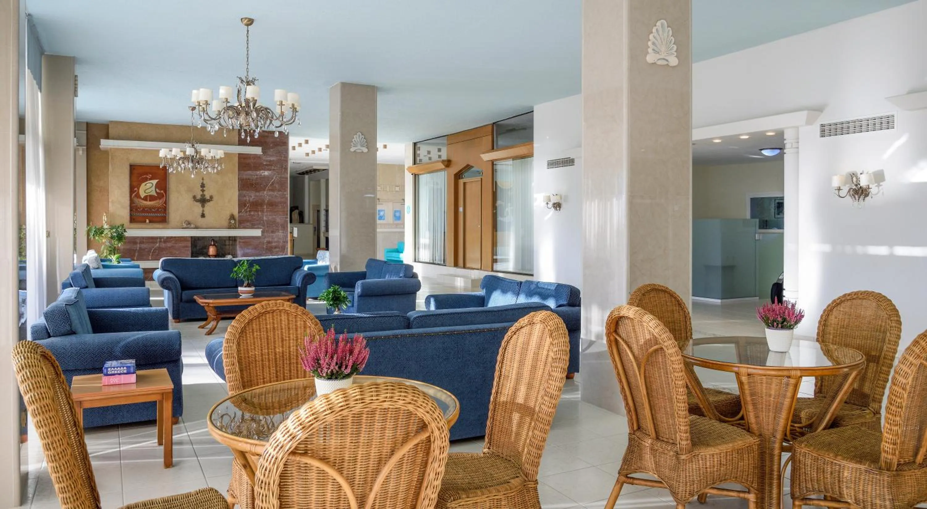 Lobby or reception in Mendi Hotel