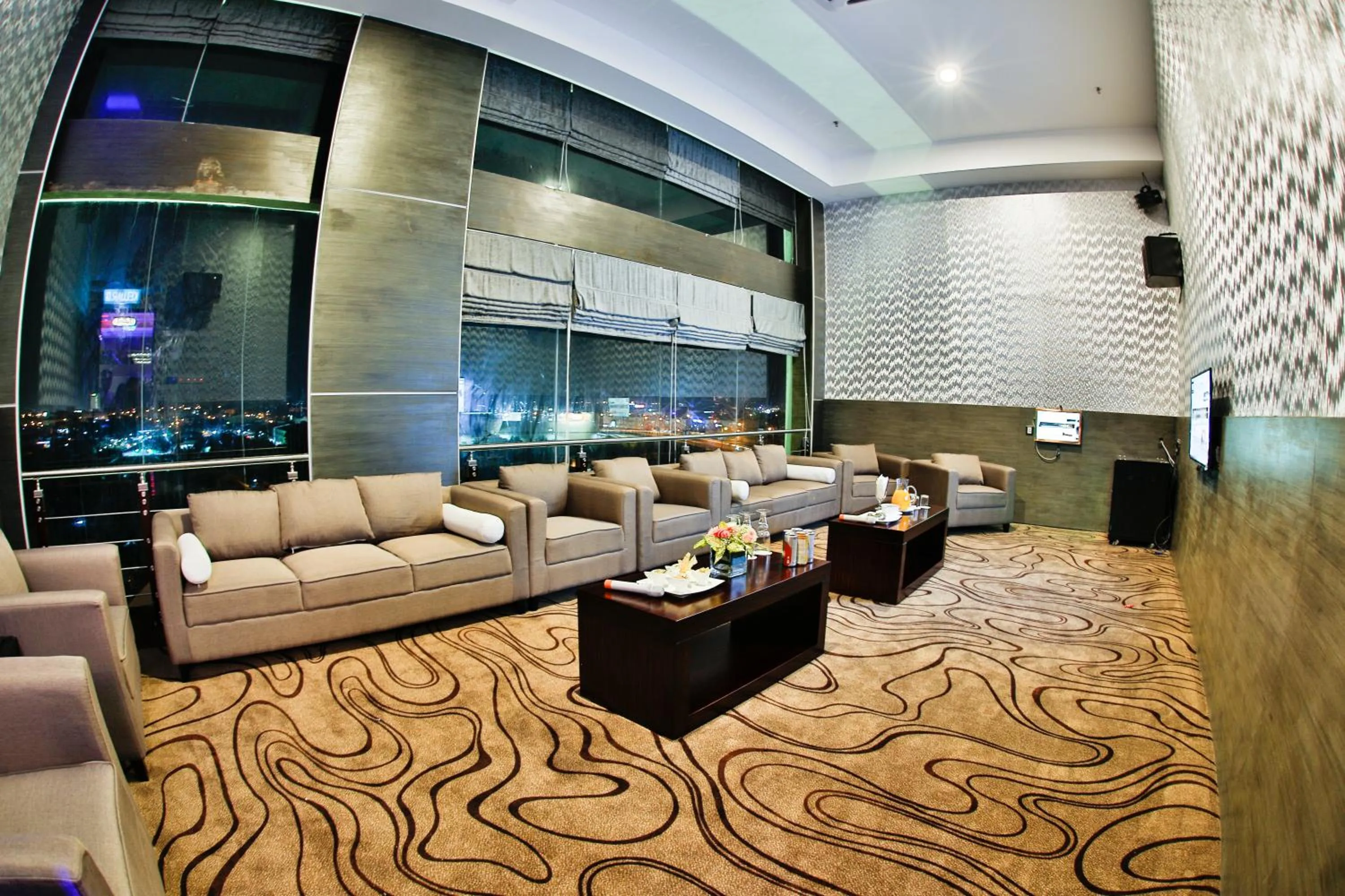 Royale Signature Hotel