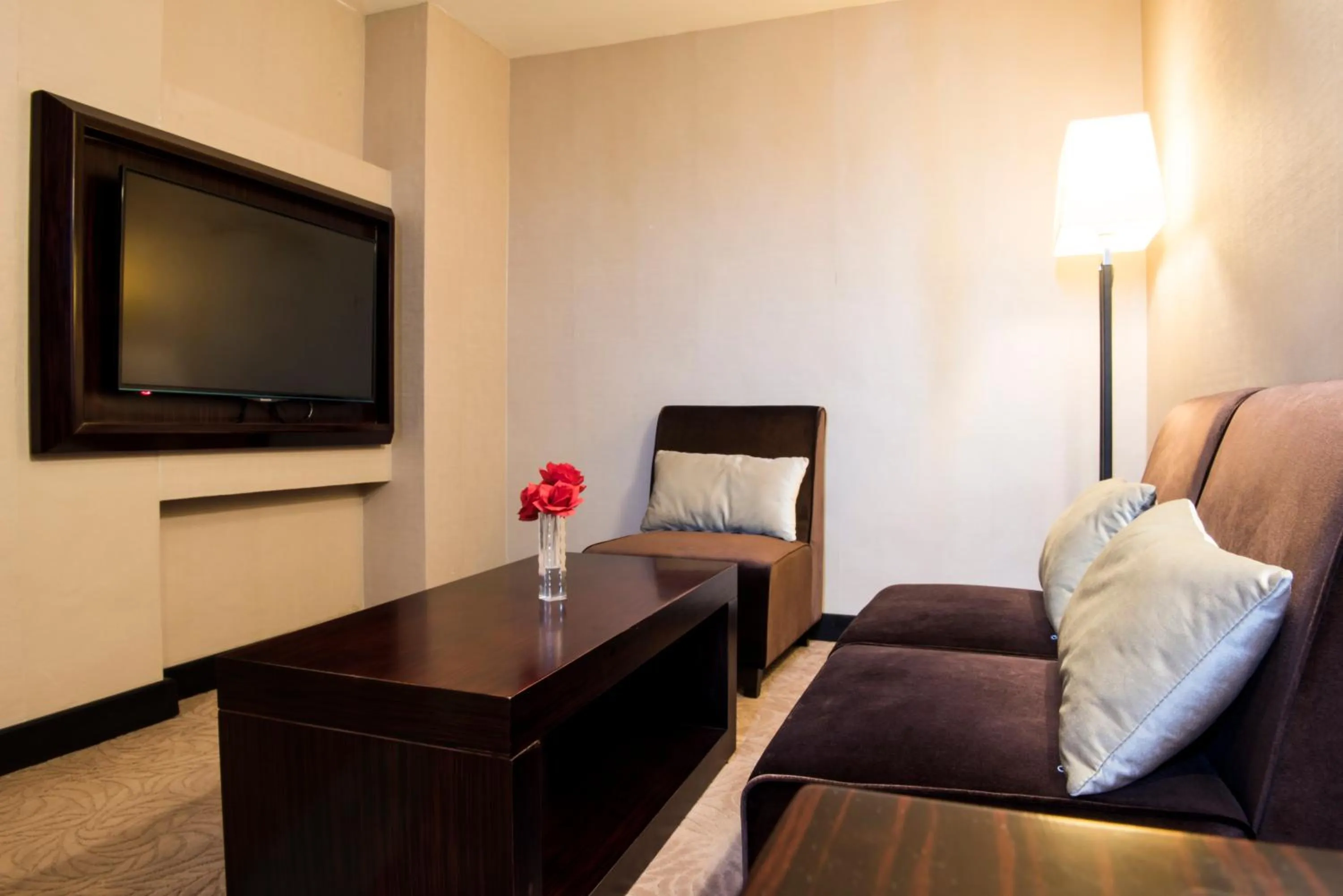 Royale Signature Hotel