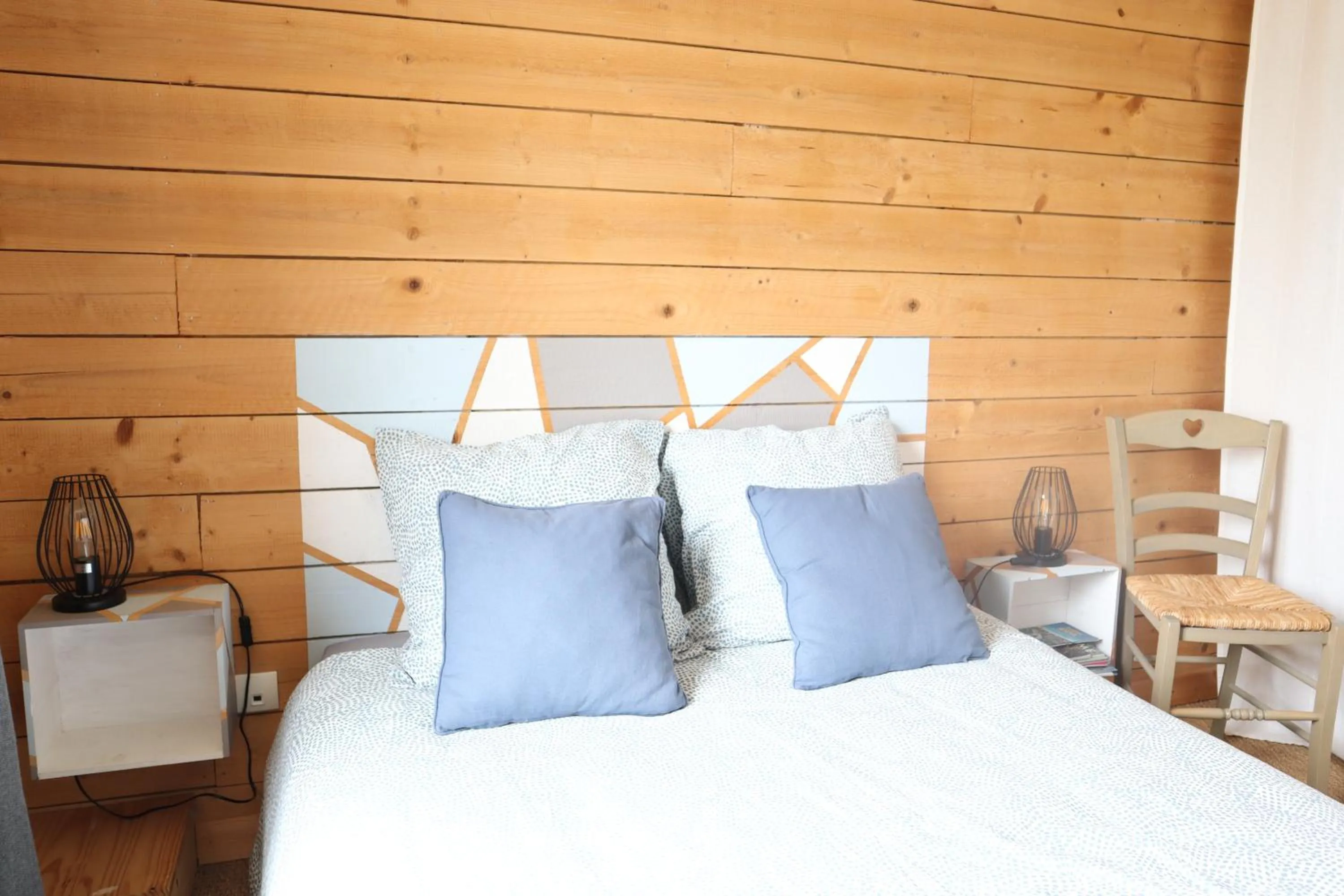 Bed in Maison ecologique en paille