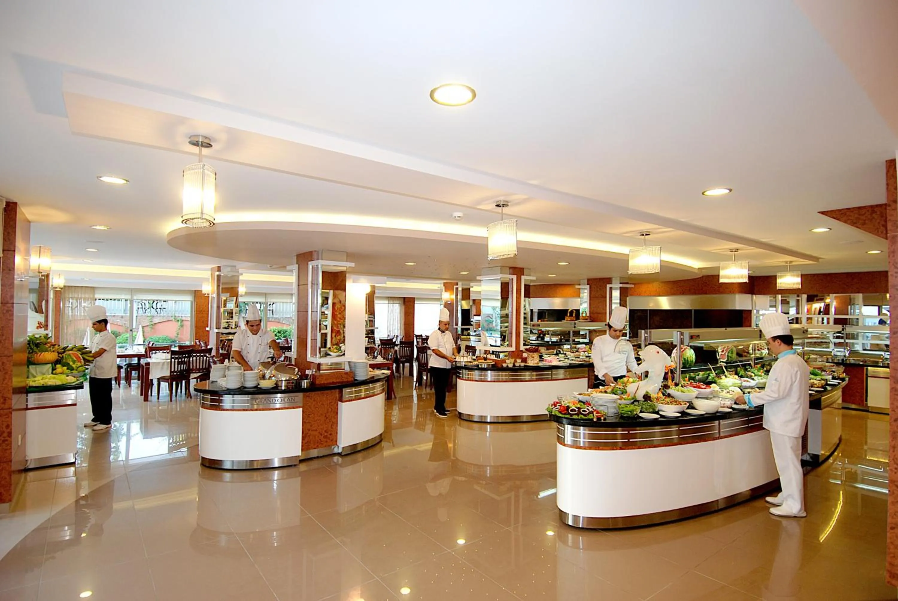 Restaurant/places to eat in Grand Okan Hotel