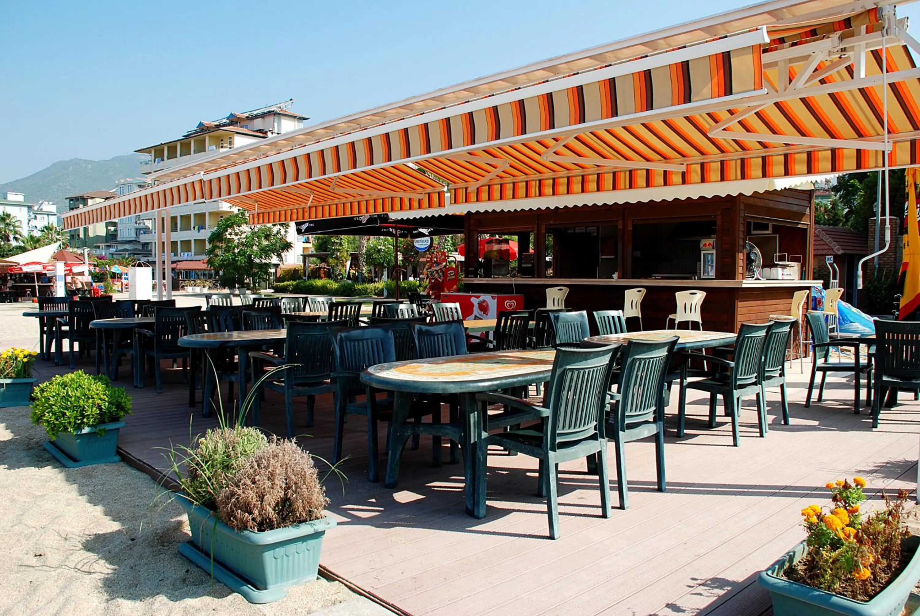 Restaurant/places to eat in Grand Okan Hotel