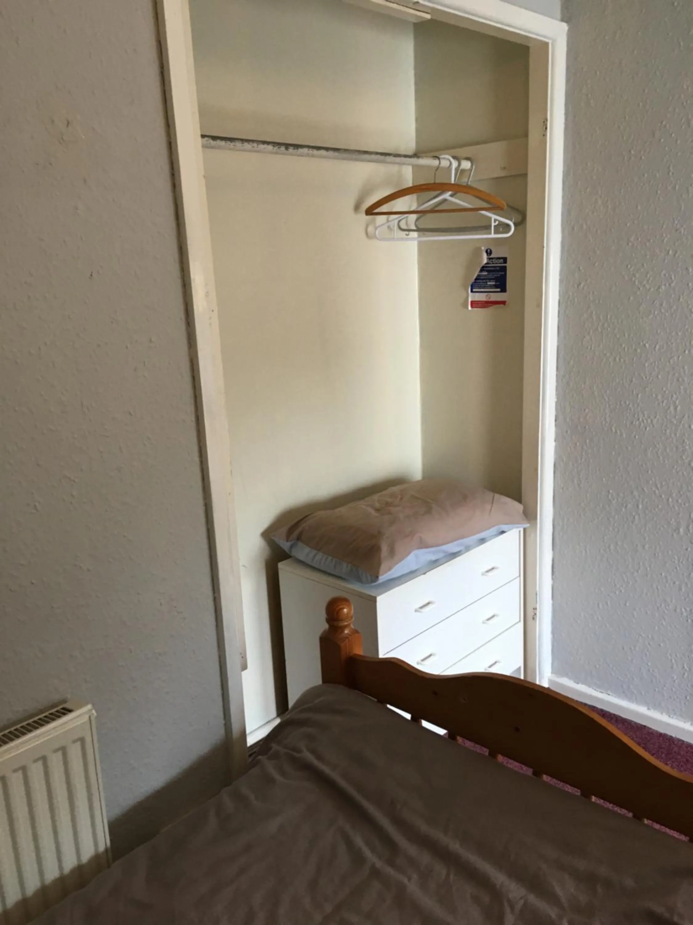 Bedroom, Bed in Pantyrathro International Hostel