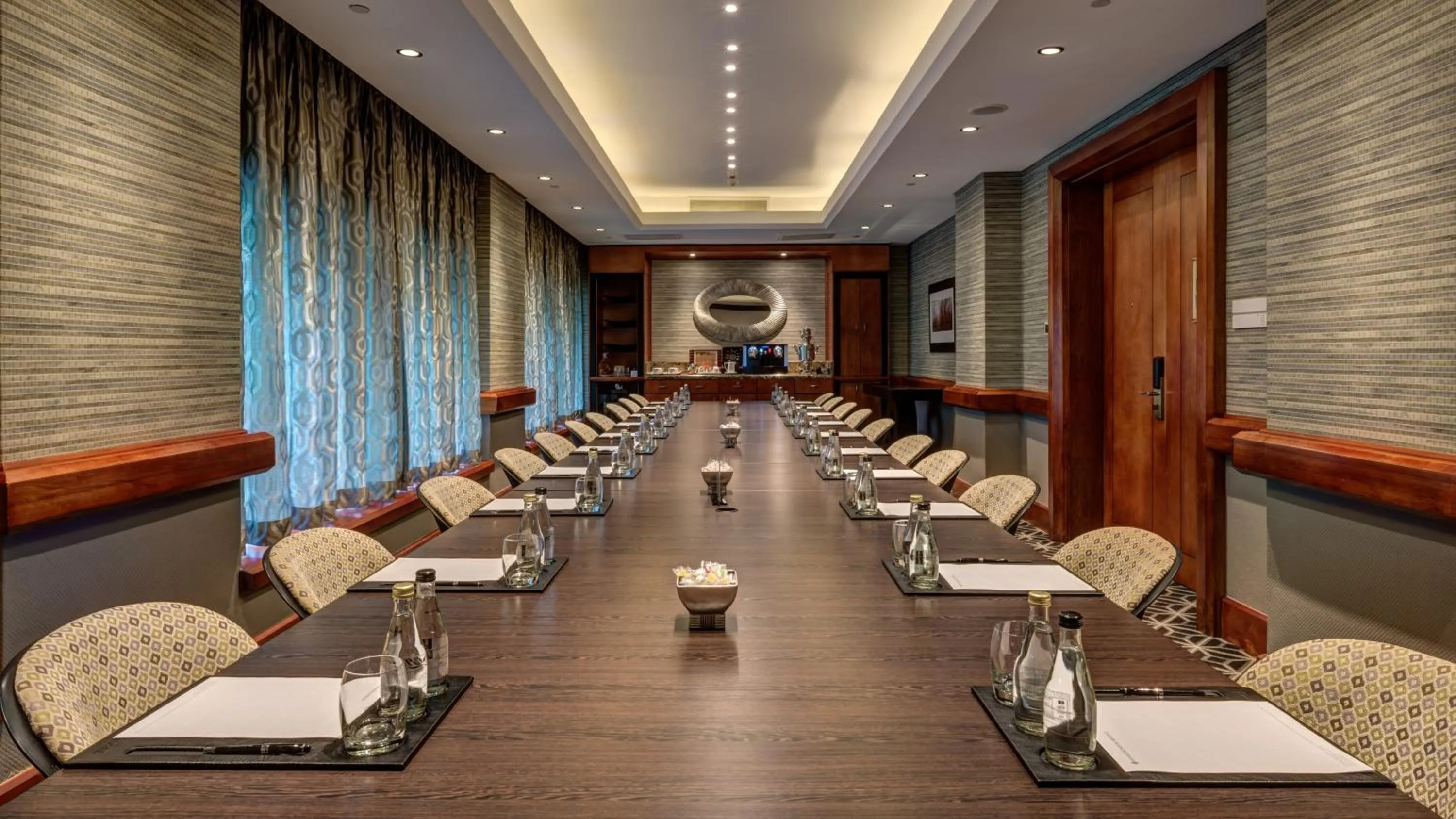 Meeting/conference room in InterContinental Johannesburg OR Tambo Airport Hotel by IHG