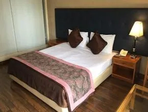 Bedroom, Bed in Charles Hotel