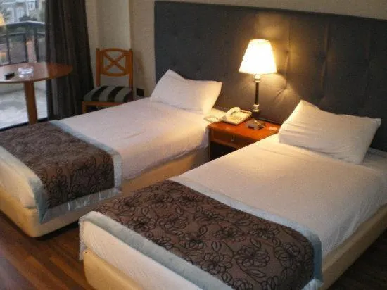 Bedroom, Bed in Charles Hotel