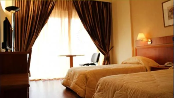 Bedroom, Bed in Charles Hotel