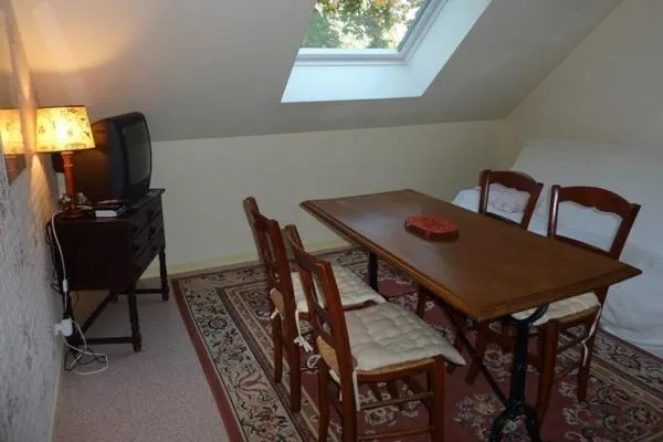 Photo of the whole room in Le Buisson