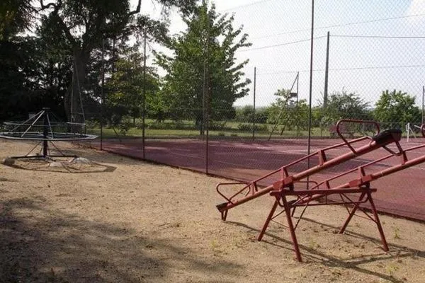 Area and facilities in Le Buisson