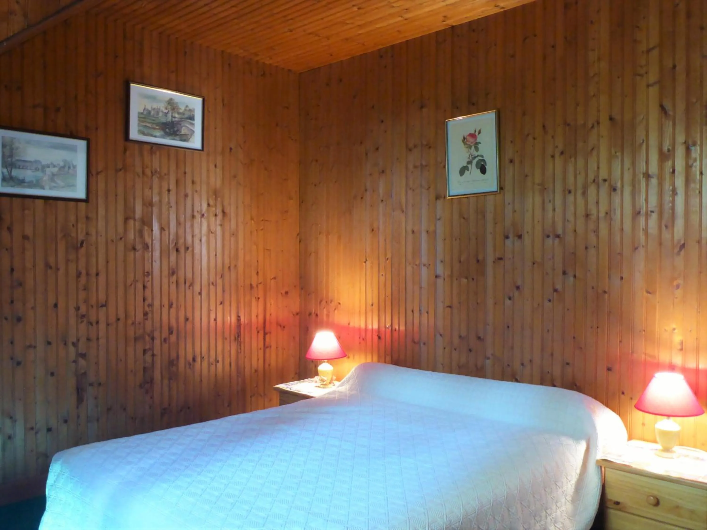 Bed in Le Buisson