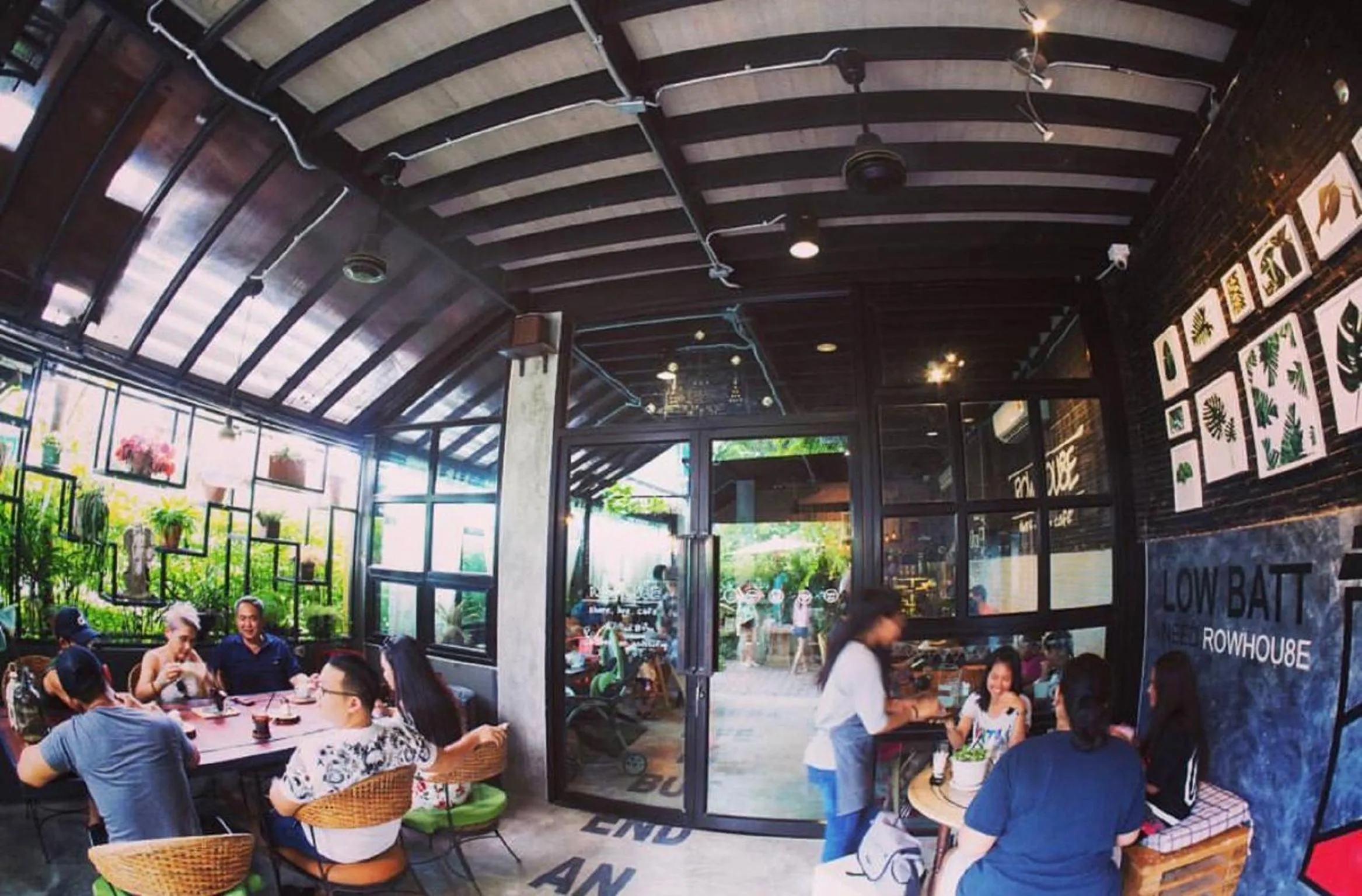 Restaurant/places to eat in Rowhou8e Hostel Hua Hin 106