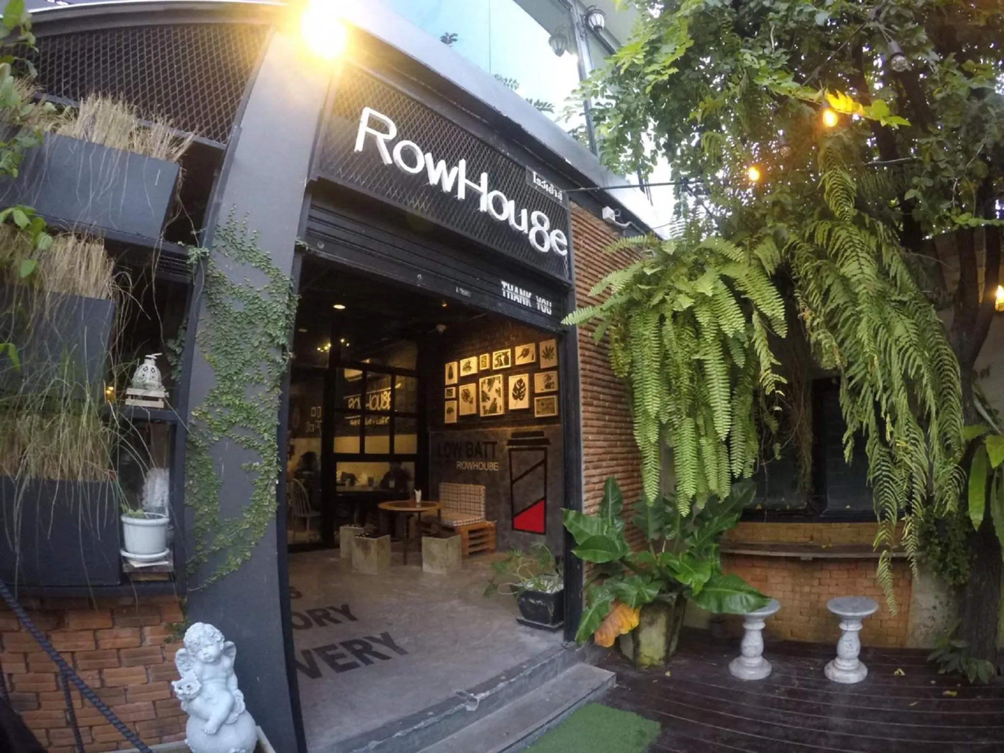 Facade/entrance in Rowhou8e Hostel Hua Hin 106
