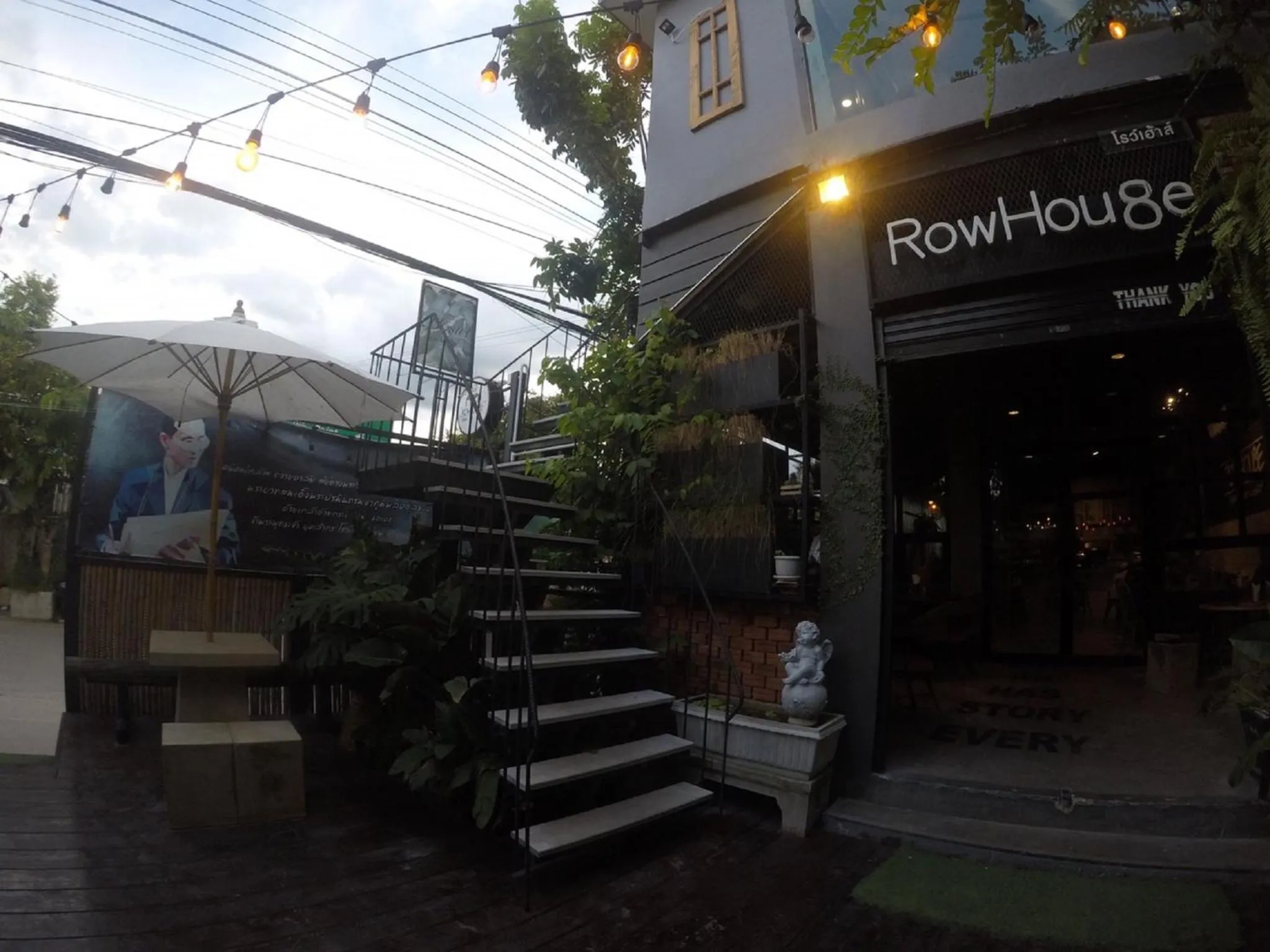 Property building in Rowhou8e Hostel Hua Hin 106