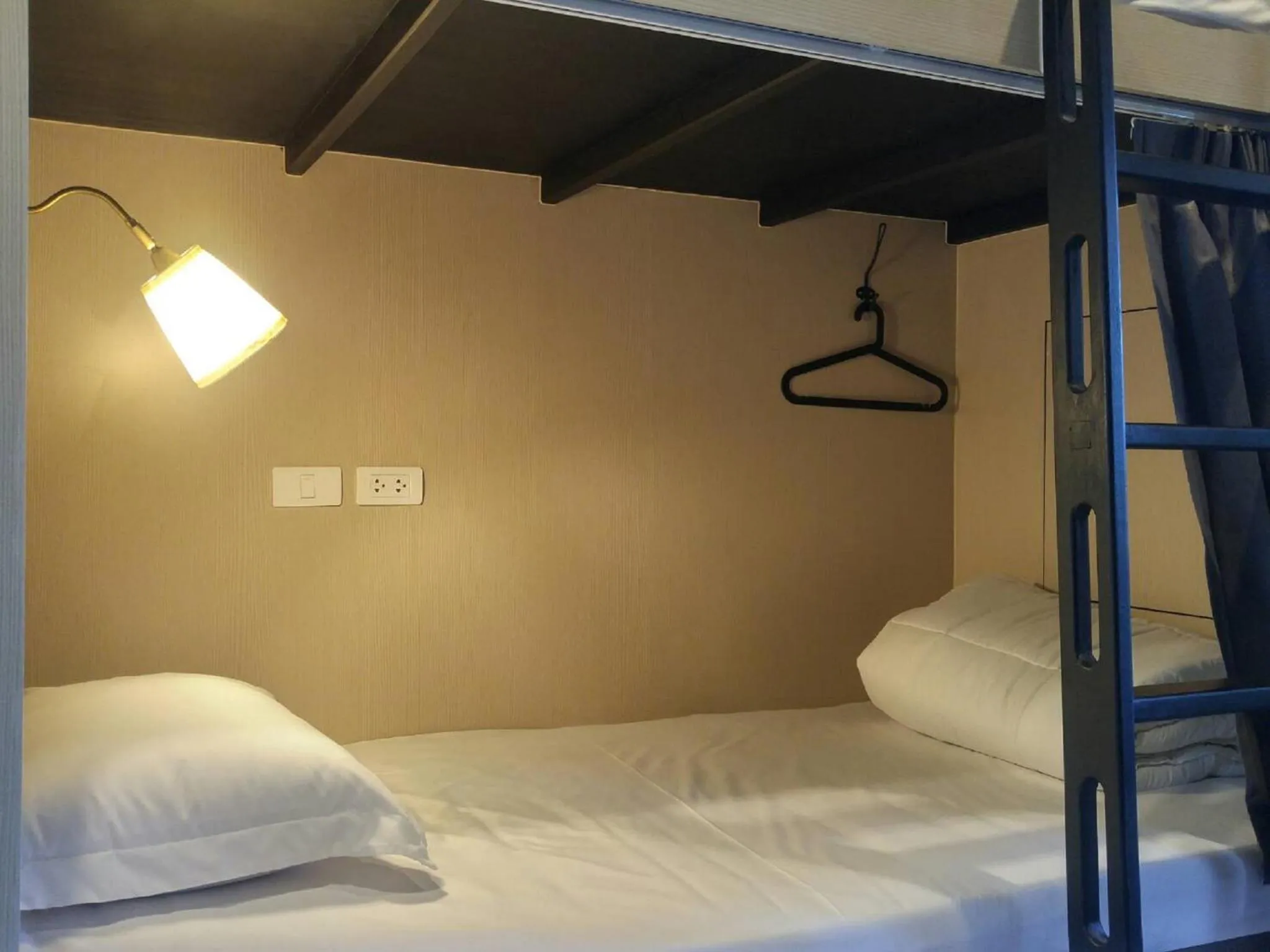Bed in Rowhou8e Hostel Hua Hin 106