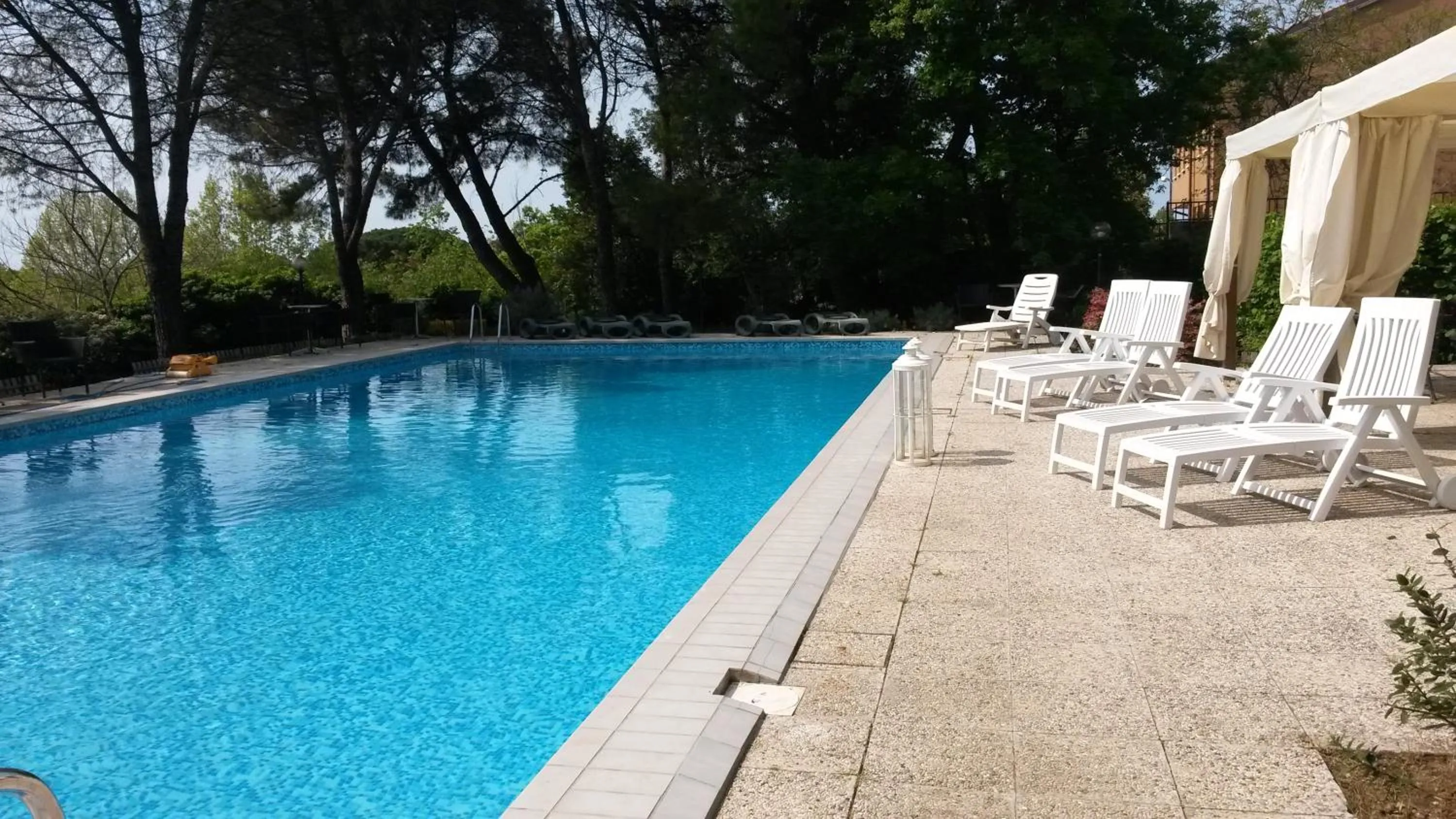 Swimming pool in Hotel Ristorante Sole