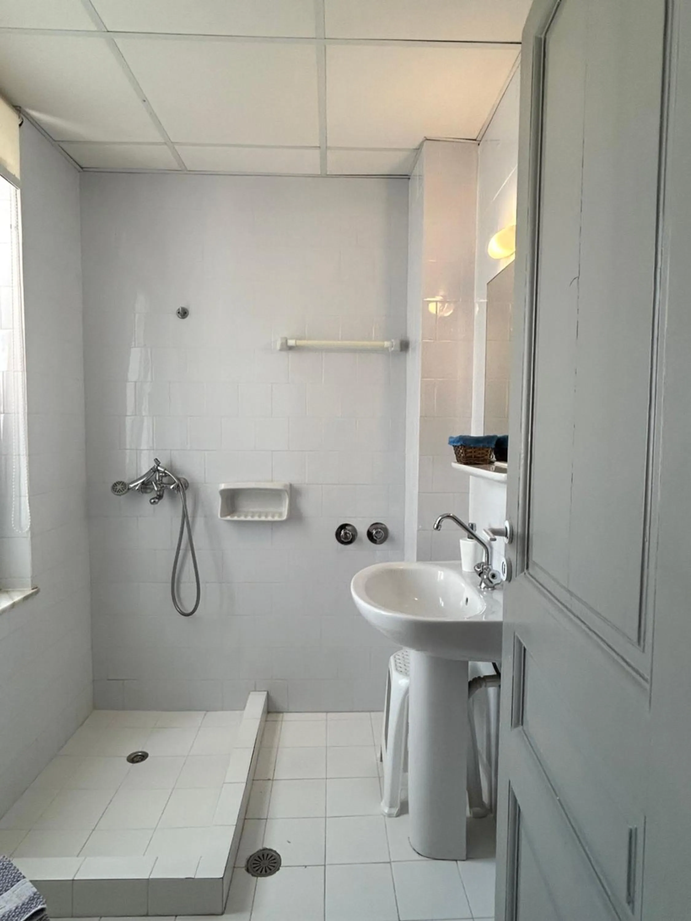 Toilet in Tinion Urban Hotel