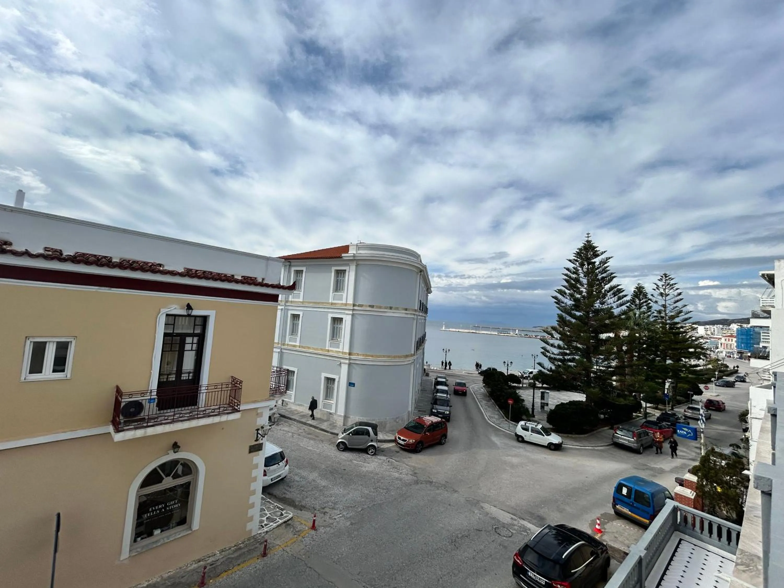 City view in Tinion Urban Hotel