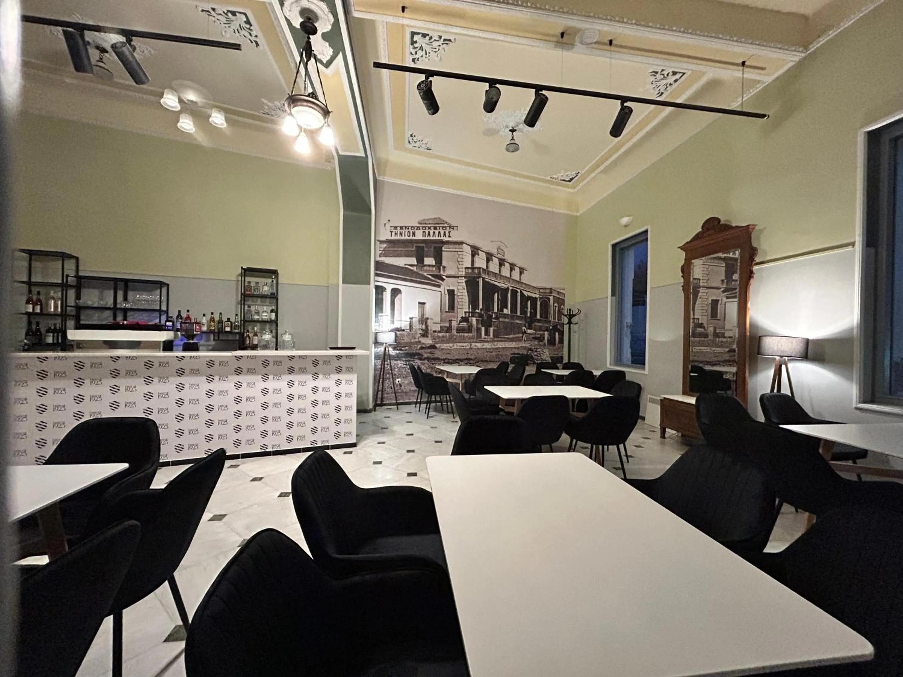 Lounge or bar in Tinion Urban Hotel