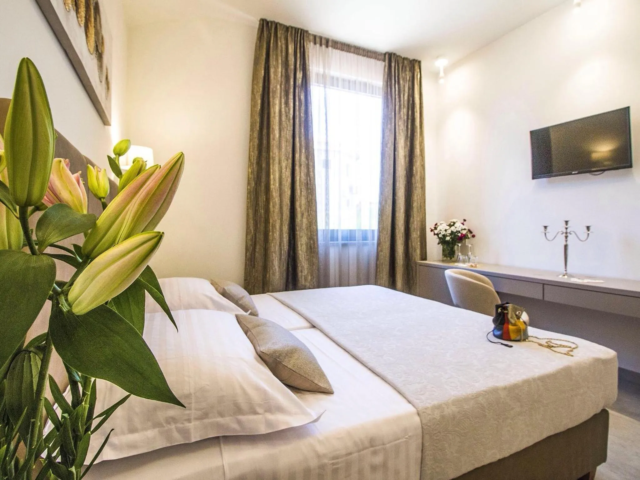 Bed in Luxury Rooms Pino